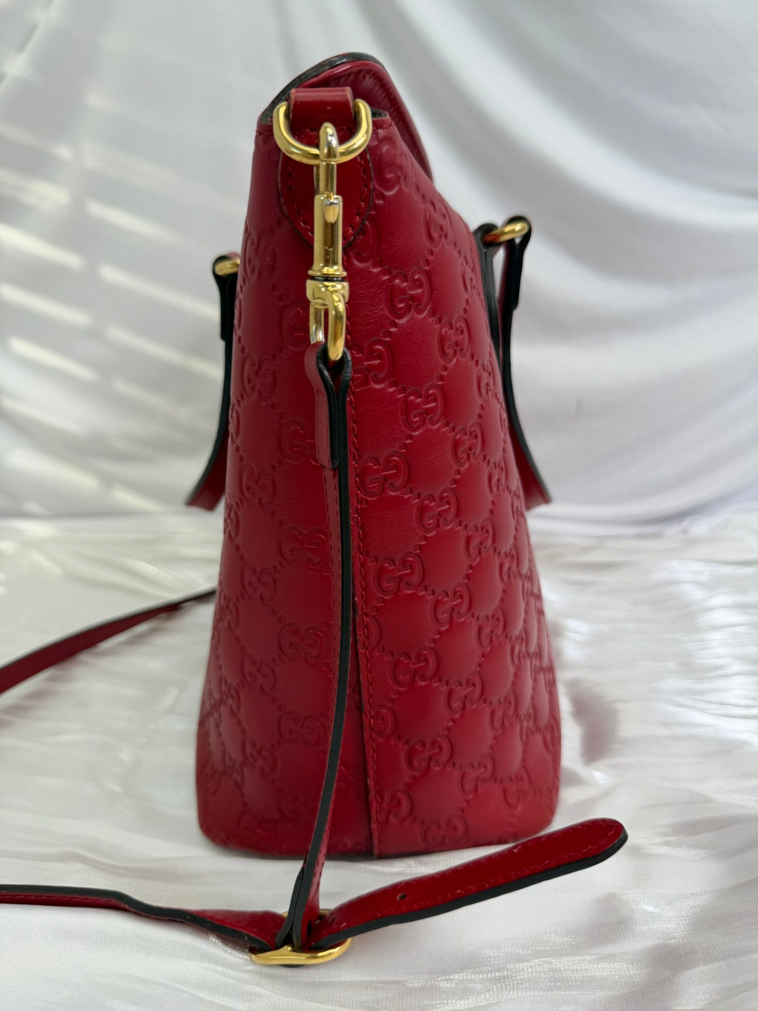 Gucci Red Guccissima Leather Linea Foldover Tote