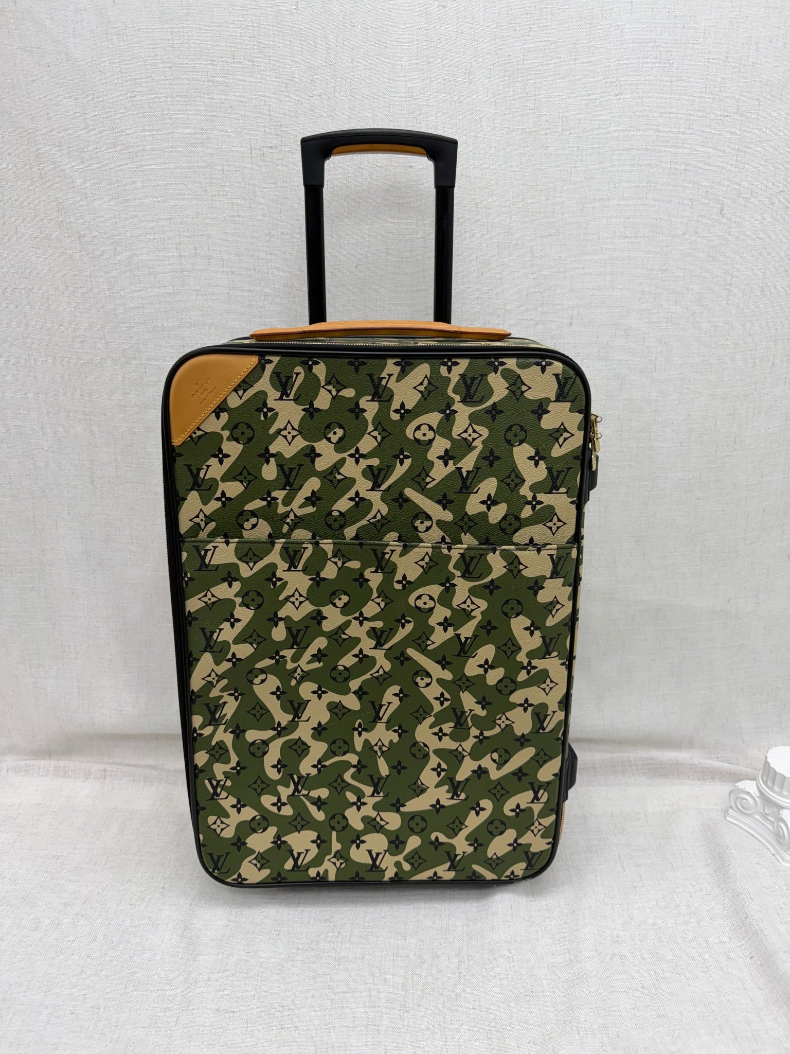 Louis Vuitton x Murakami Limited Edition Monogramouflage Pegase 60 Rolling Luggage