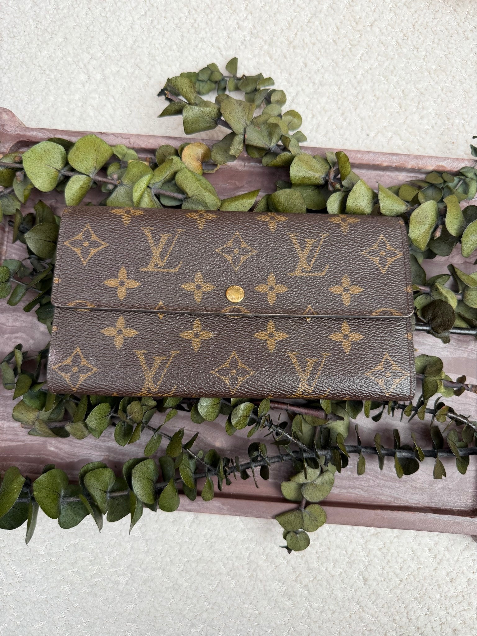 Louis Vuitton Monogram Sarah Wallet