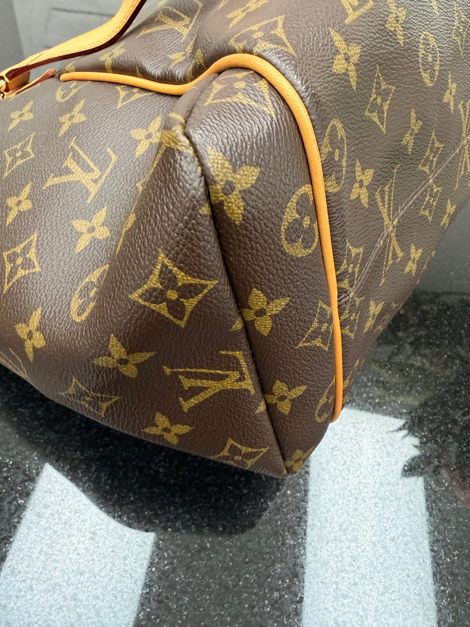 Louis Vuitton Monogram Totally MM