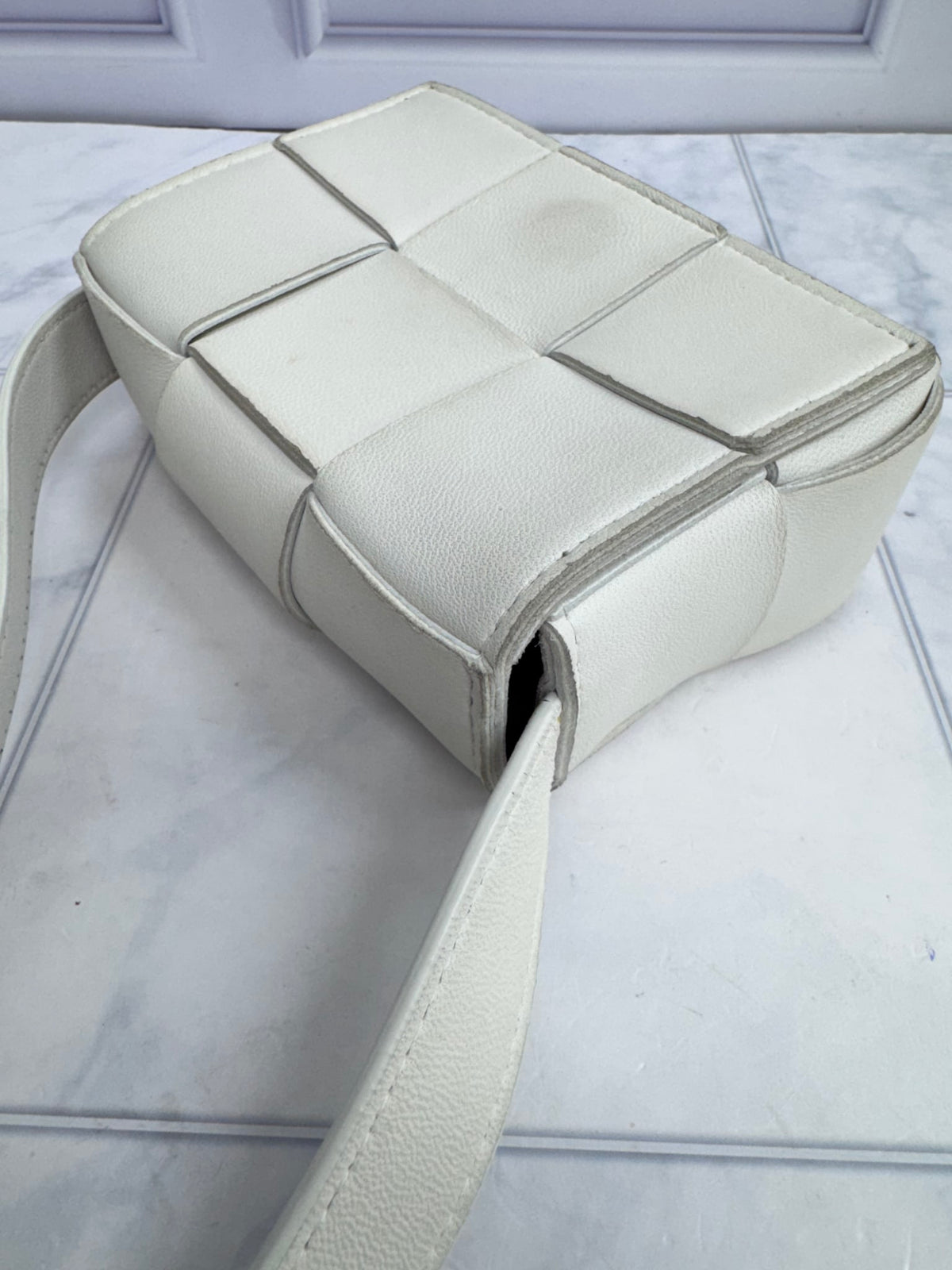 Bottega Veneta White Maxi Intrecciato Leather Candy Cassette Crossbody Bag
