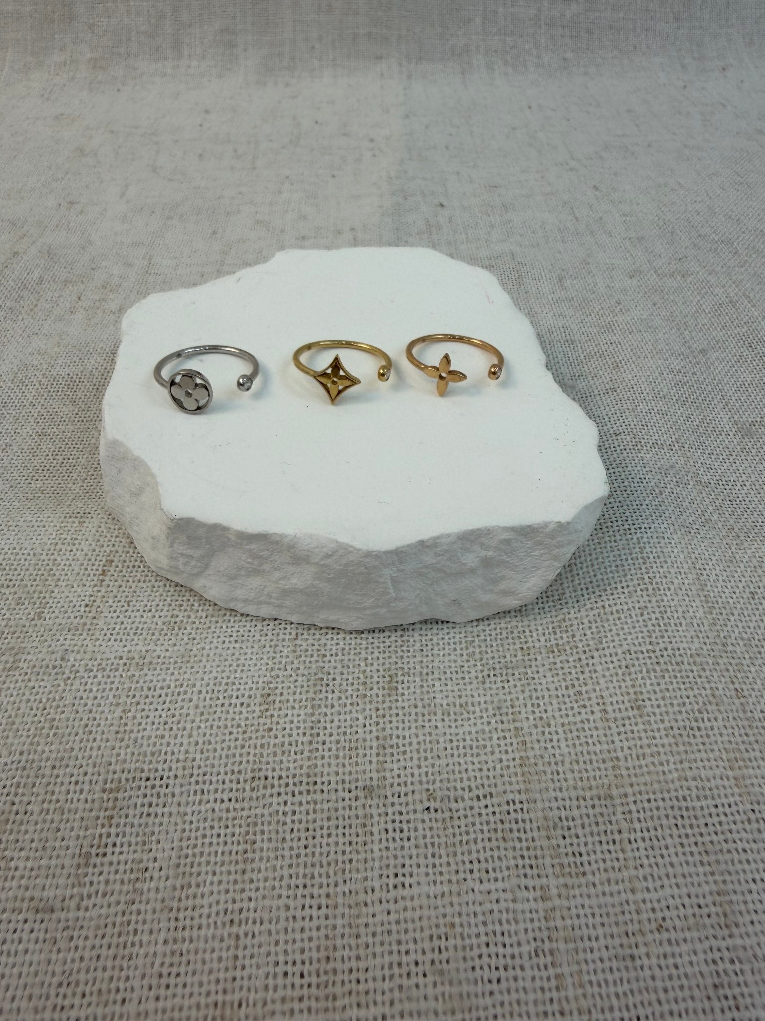 Louis Vuitton Idylle Blossom Gold And Diamond 3 Ring Set