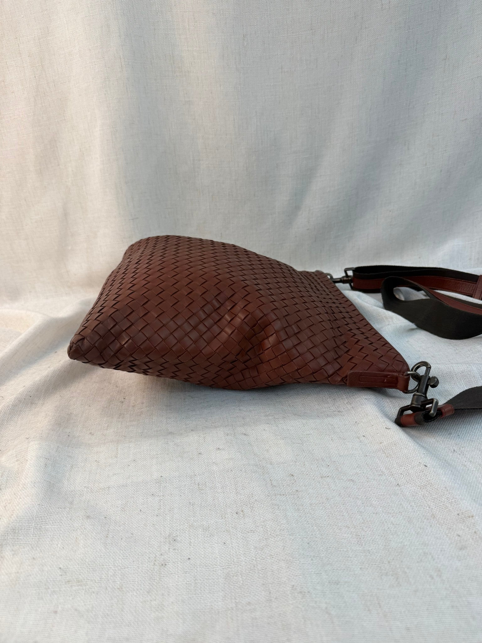 Bottega Veneta Rust Leather Intrecciato Messenger Shoulder Bag