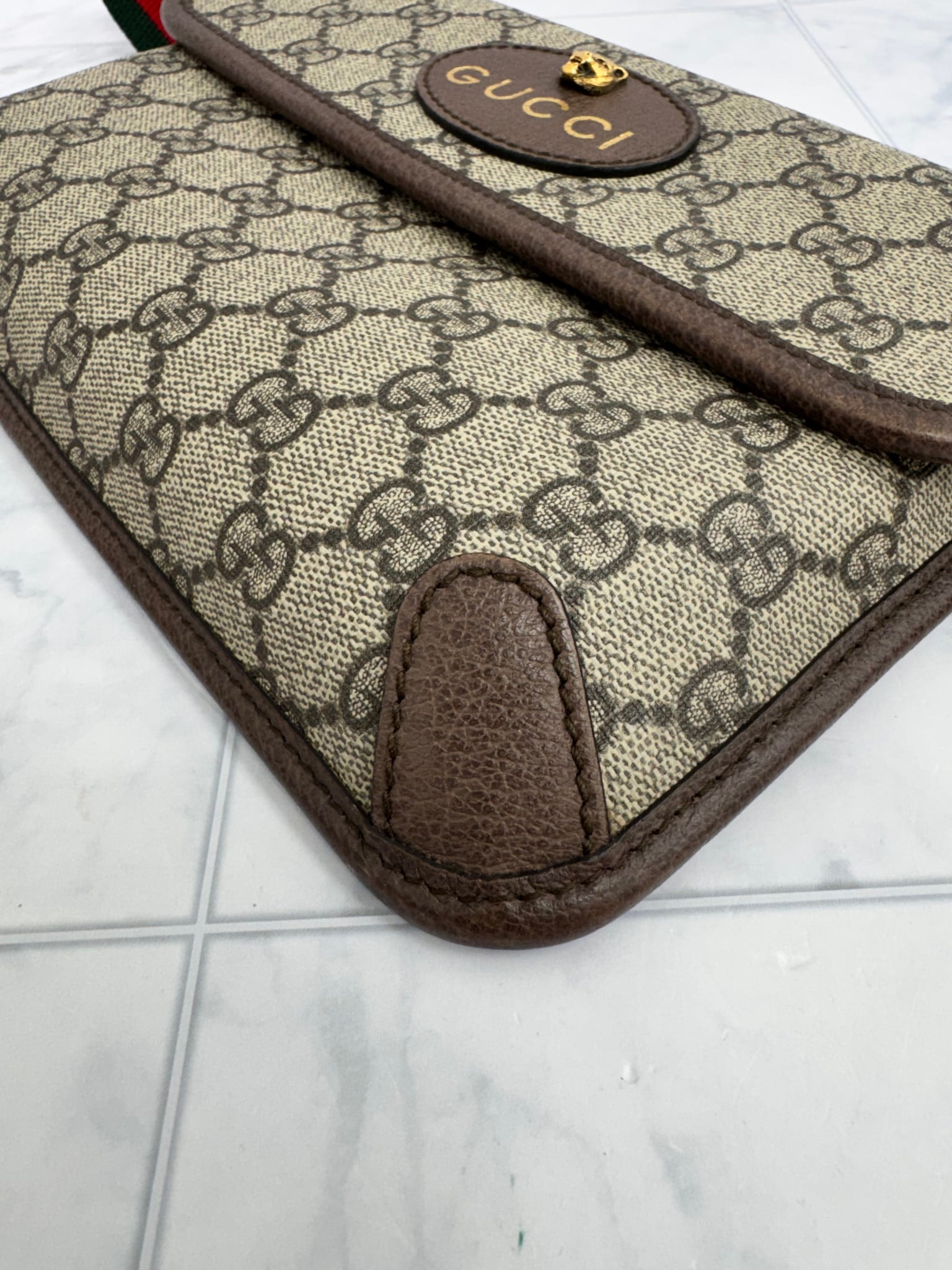 LIKE NEW - Gucci GG Supreme Neo Vintage Belt Bag