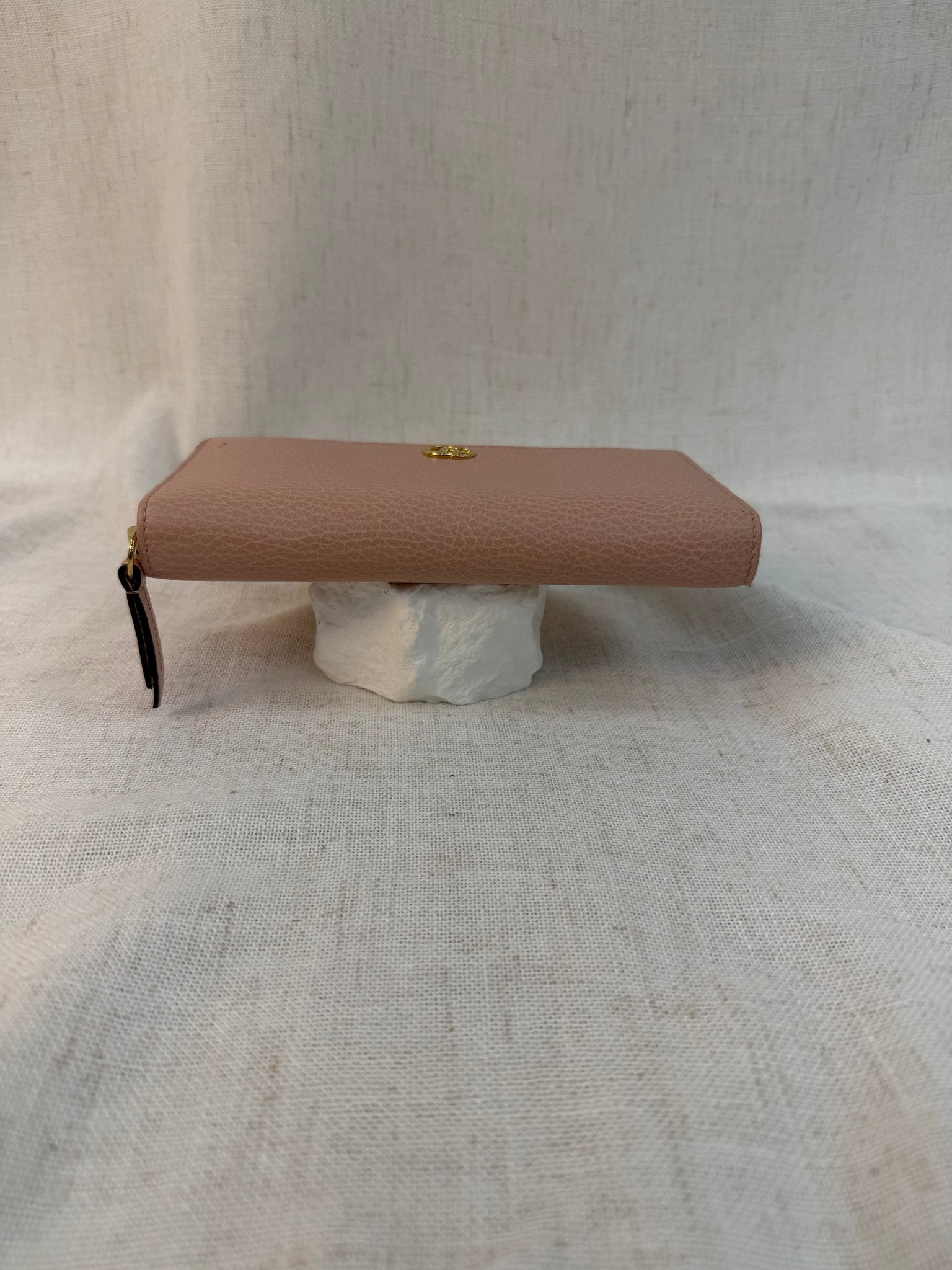 Gucci Light Pink Leather GG Marmont Zippy Wallet