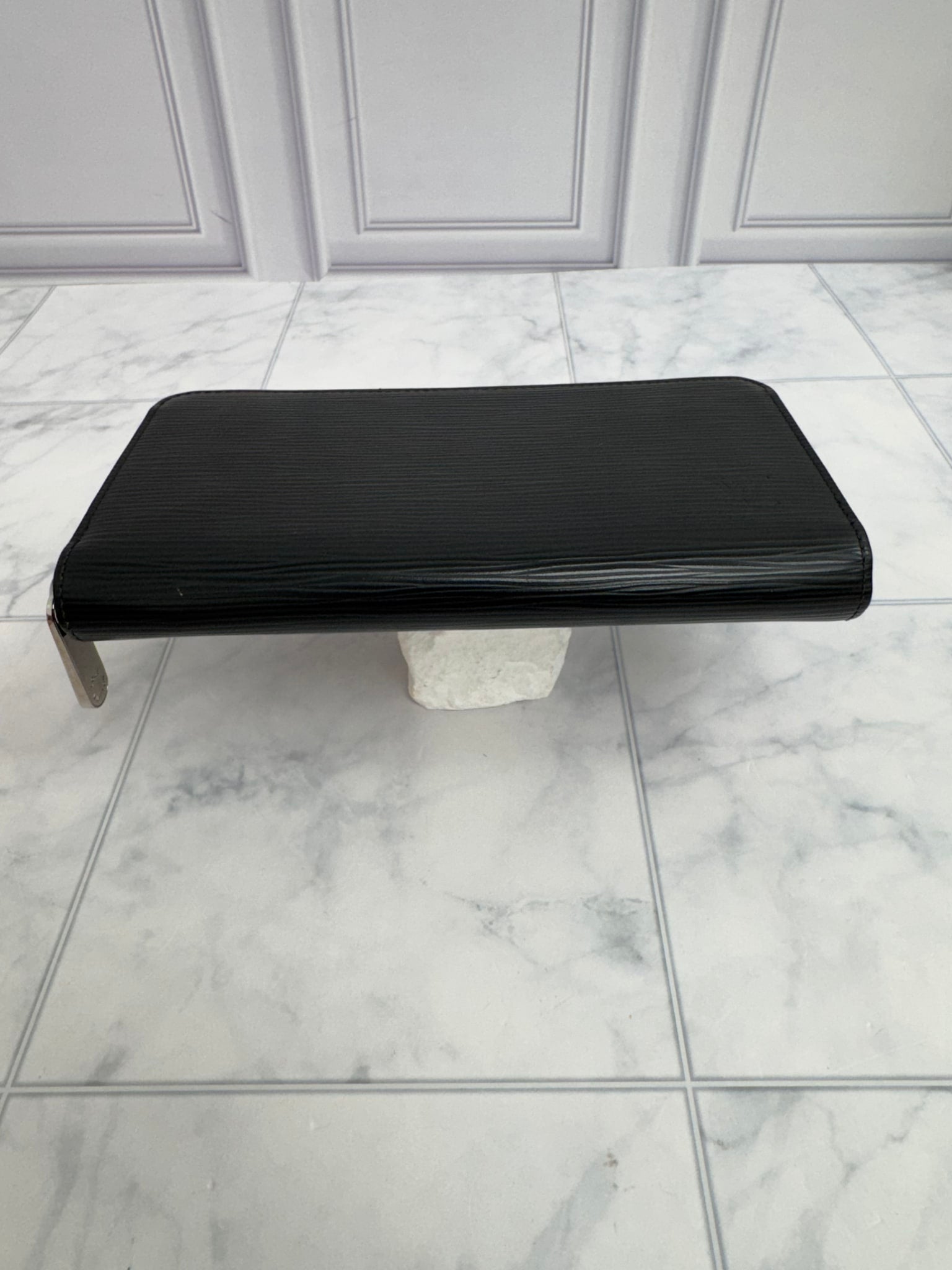 Louis Vuitton Black Epi Leather Zippy Wallet