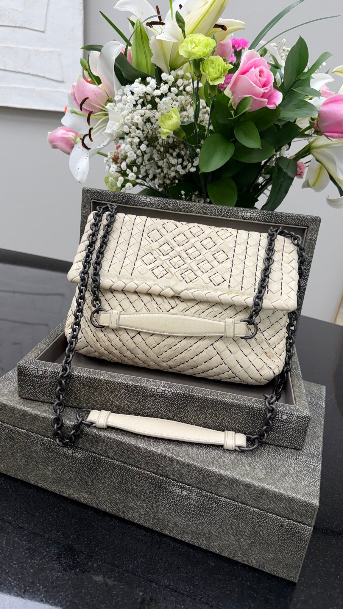 Bottega Veneta Cream Woven Intrecciato Leather Black Stitch Chain Bag