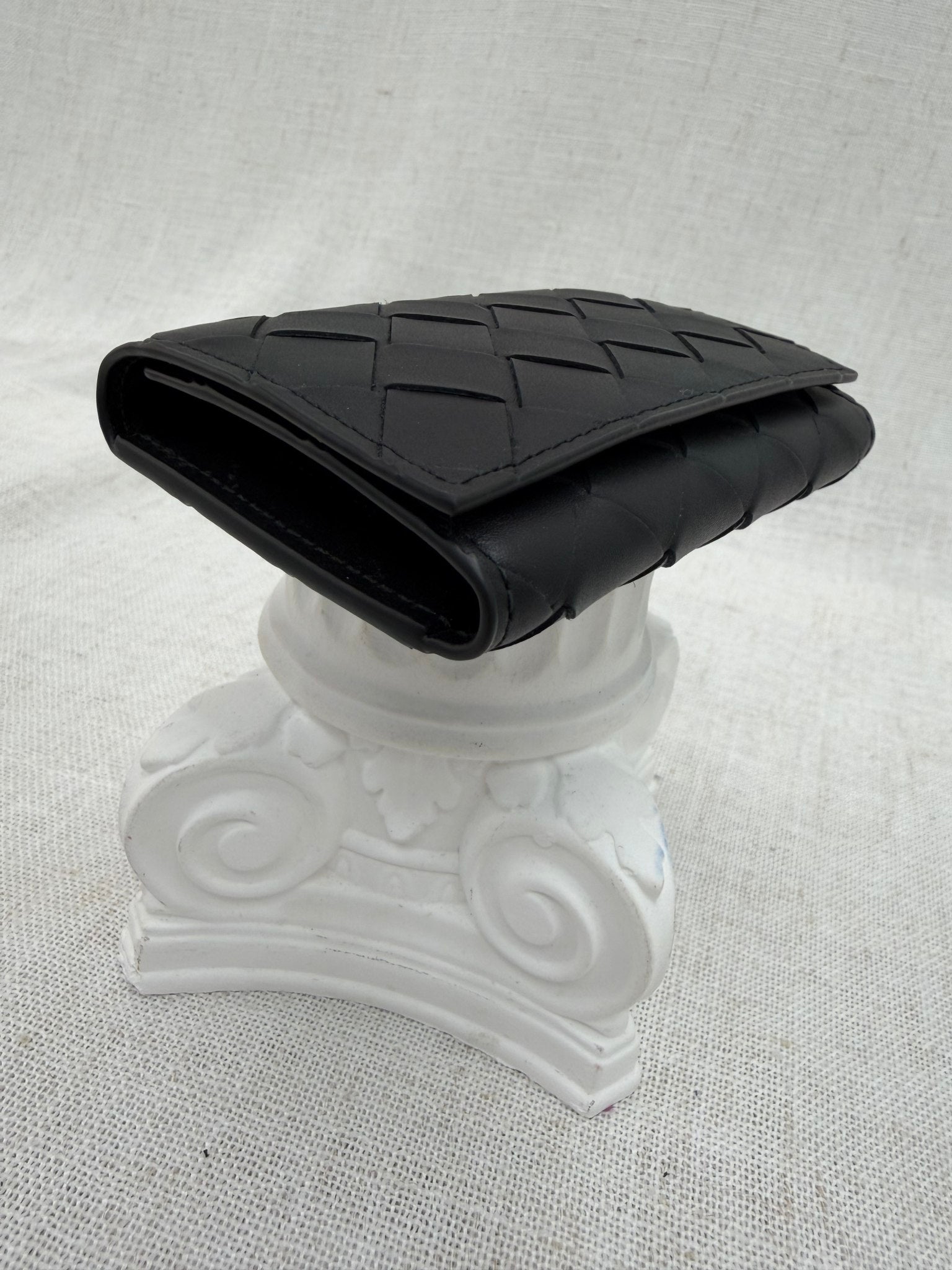 BRAND NEW- Bottega Veneta Black Intrecciato Leather 6 Ring Key Case