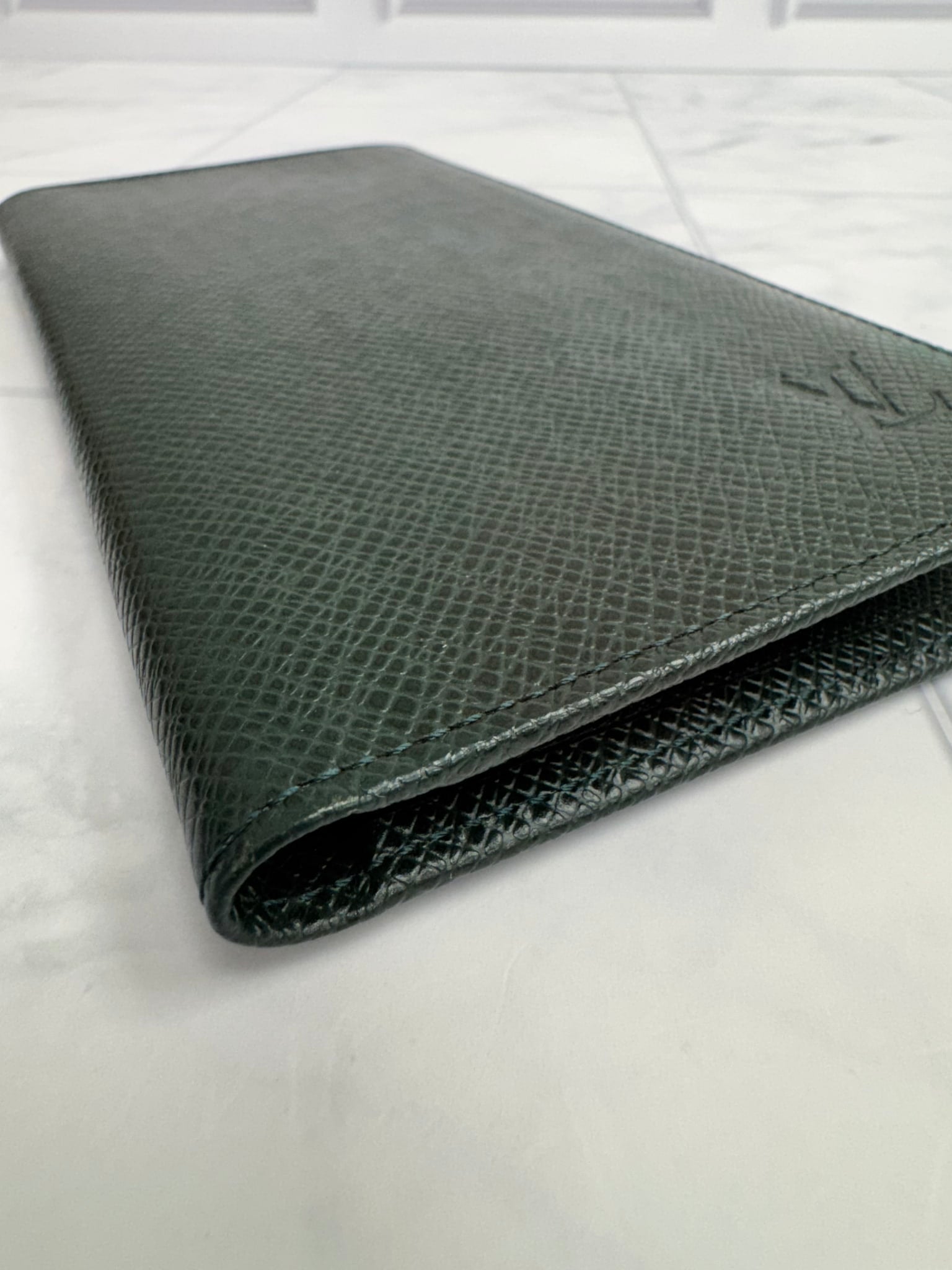 Louis Vuitton Dark Green Taiga Leather Porte Valeurs Cartes Credit Long Wallet
