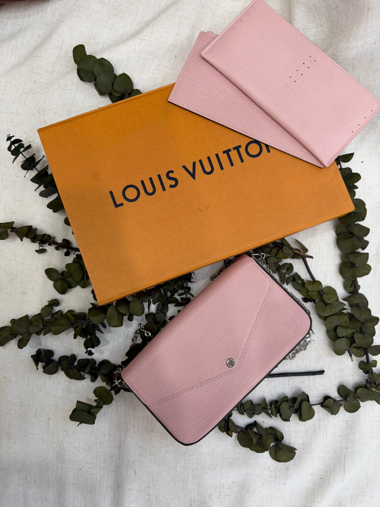 Louis Vuitton Rose ballerine Epi Leather Felicie Pochette Crossbody