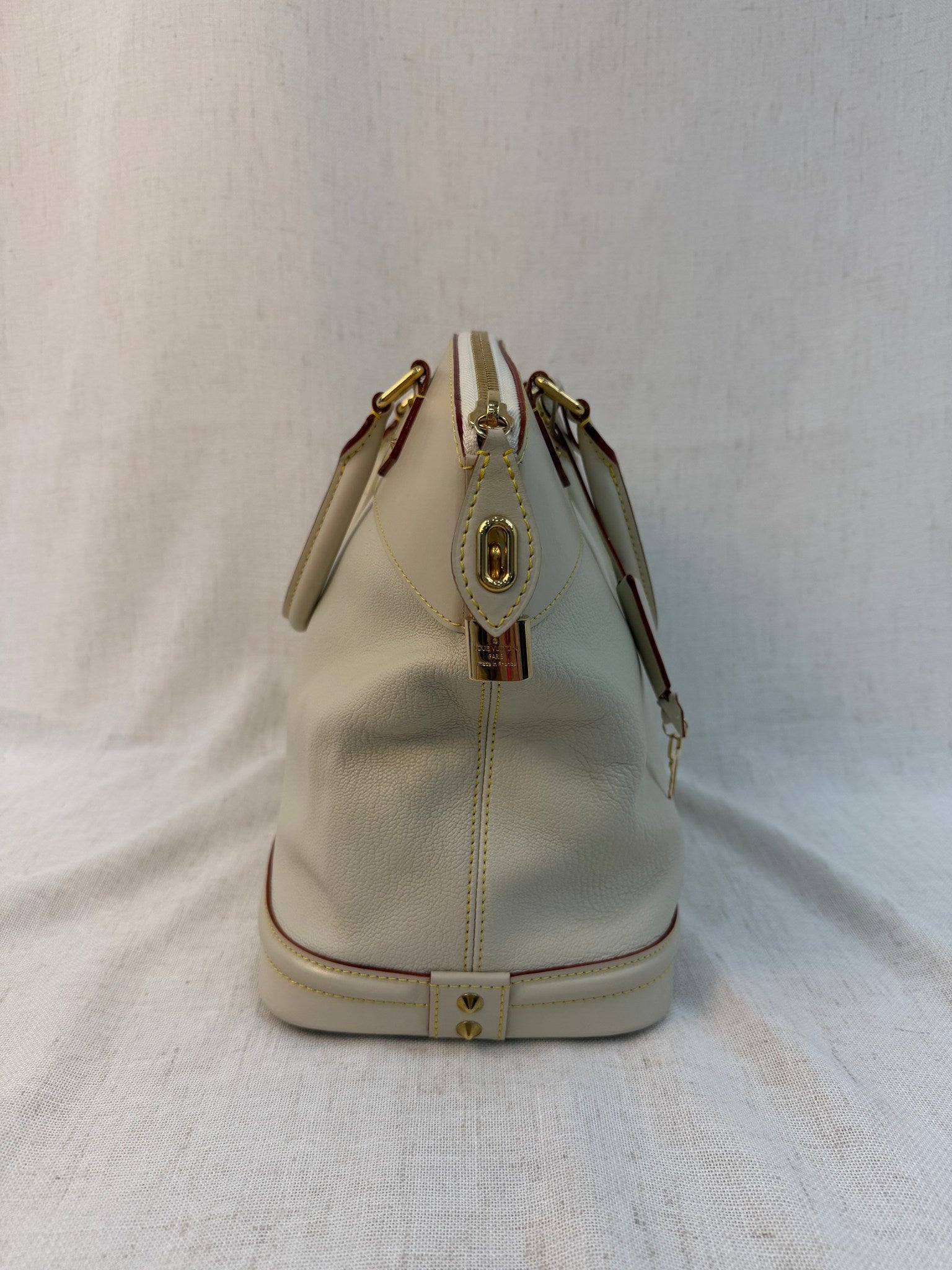 Louis Vuitton Cream Leather Suhali Locket MM Bag