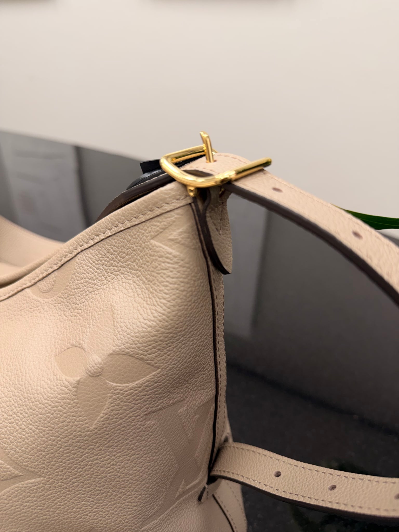 BRAND NEW Louis Vuitton Turtledove Empreinte Leather Carryall MM