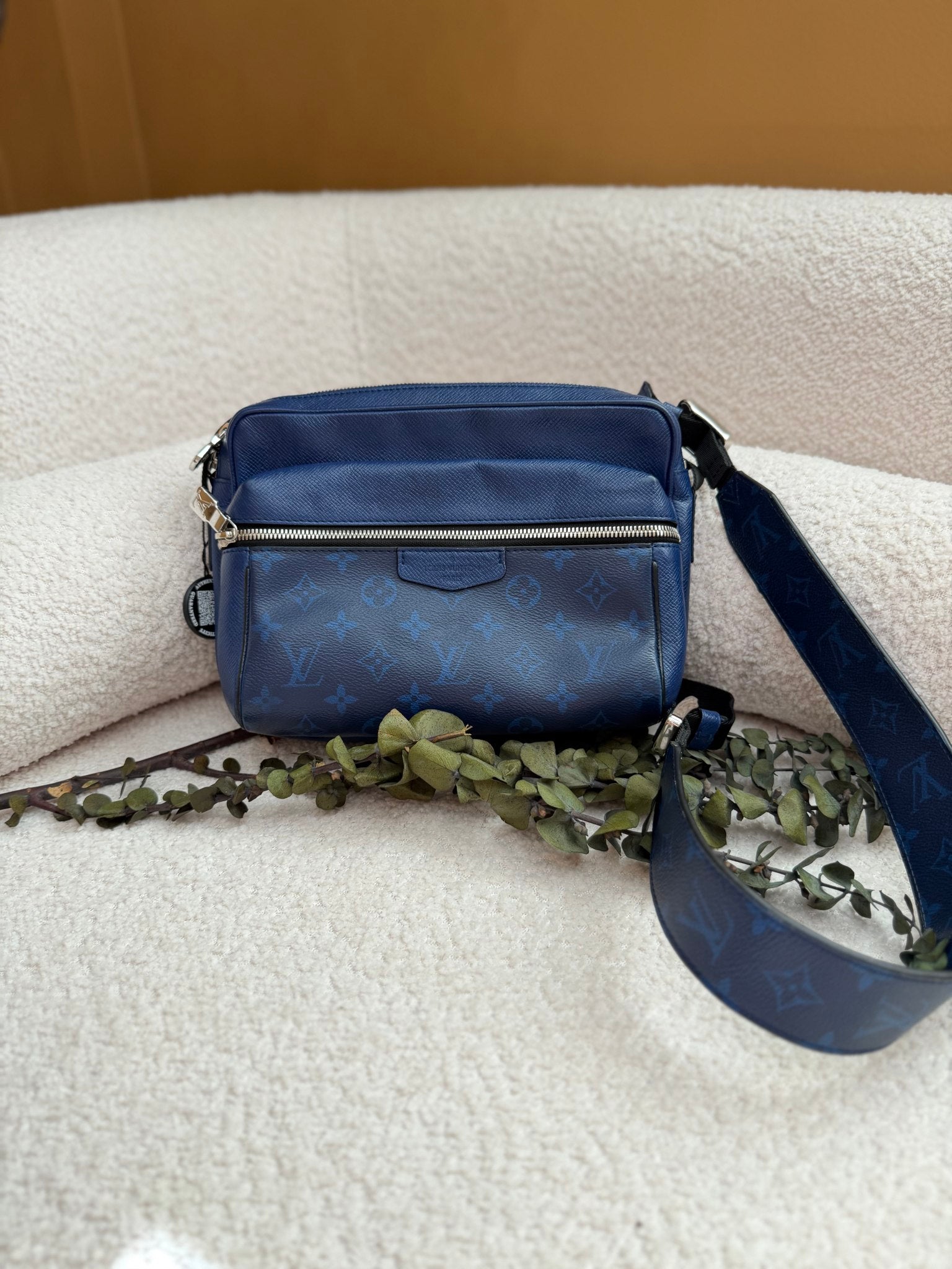Louis Vuitton Blue Taiga Outdoor Messenger Bag
