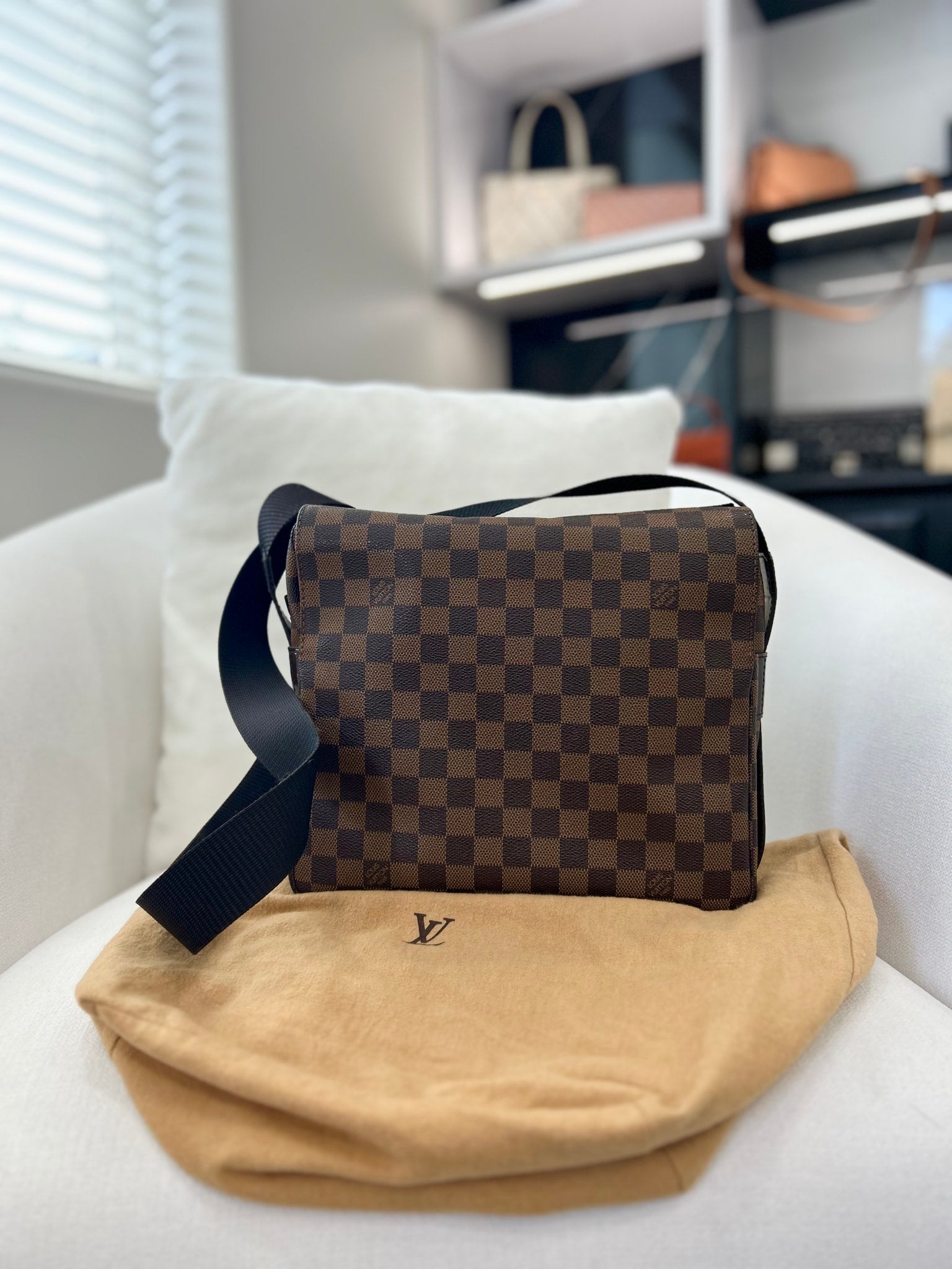 LIKE NEW Louis Vuitton Damier Ebene Naviglio Messenger Bag