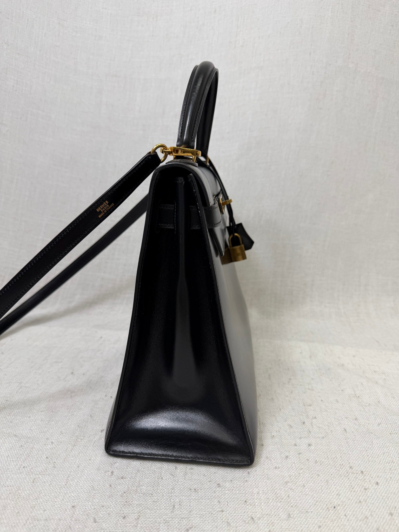 Hermes Black Box Leather Kelly 32 Handbag