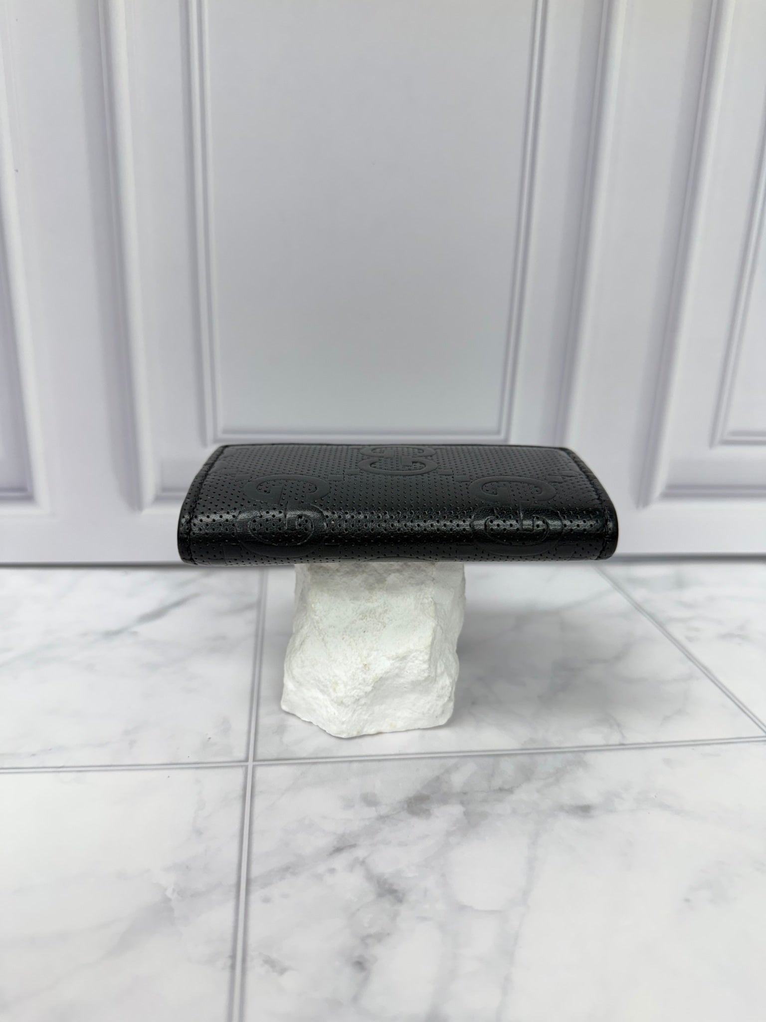 Gucci Black GG Embossed Leather 6 Ring Key Case