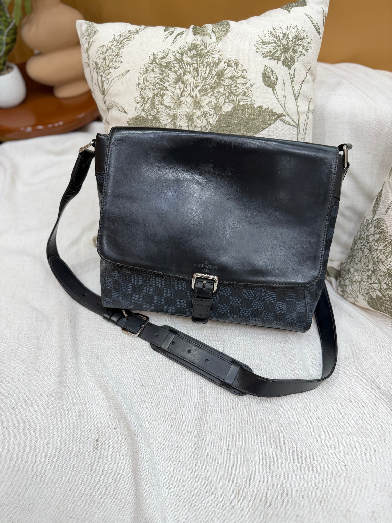 Louis Vuitton Damier Cobalt Newport MM Messenger Bag