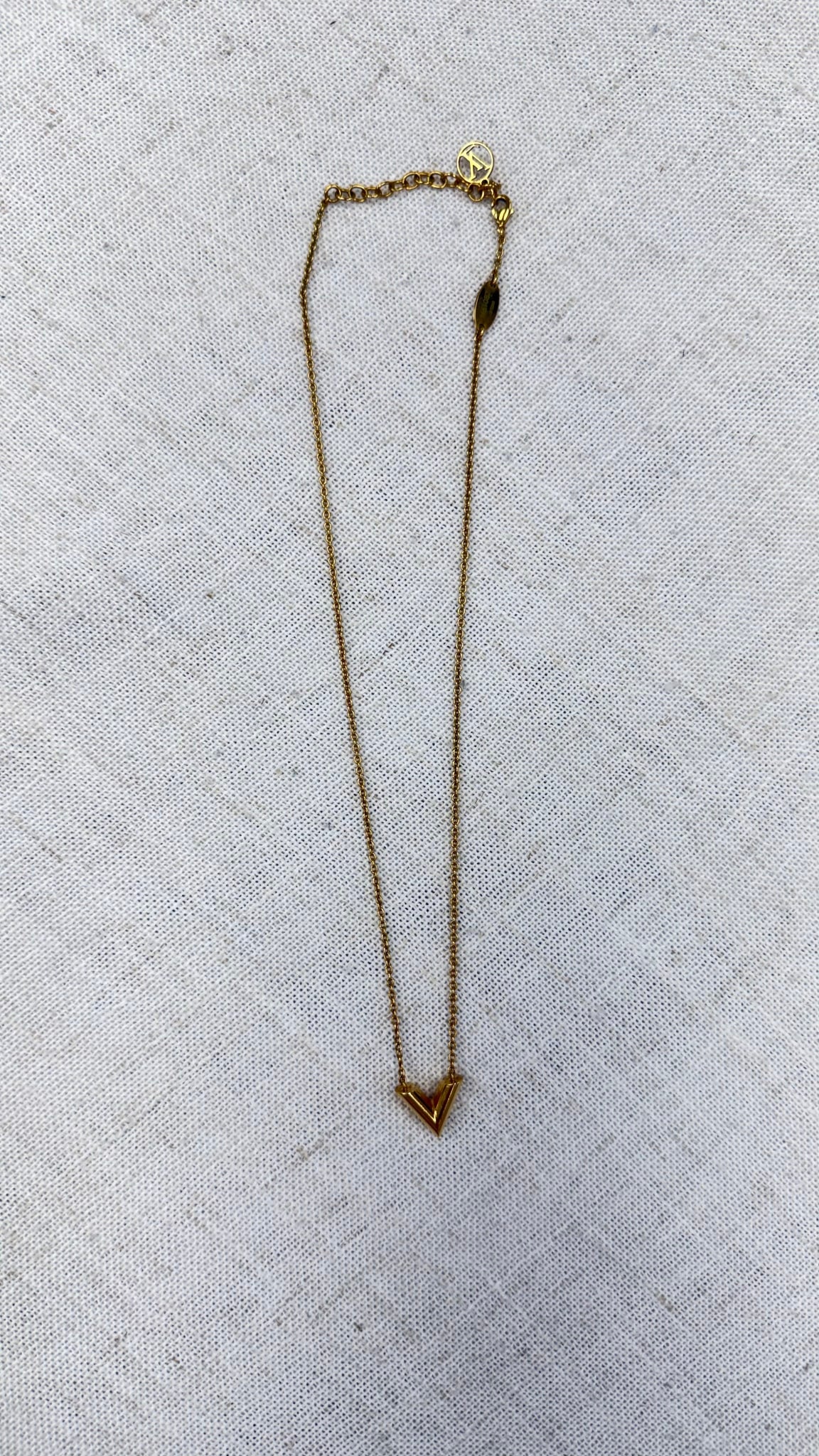 Louis Vuitton Gold V Essential Necklace
