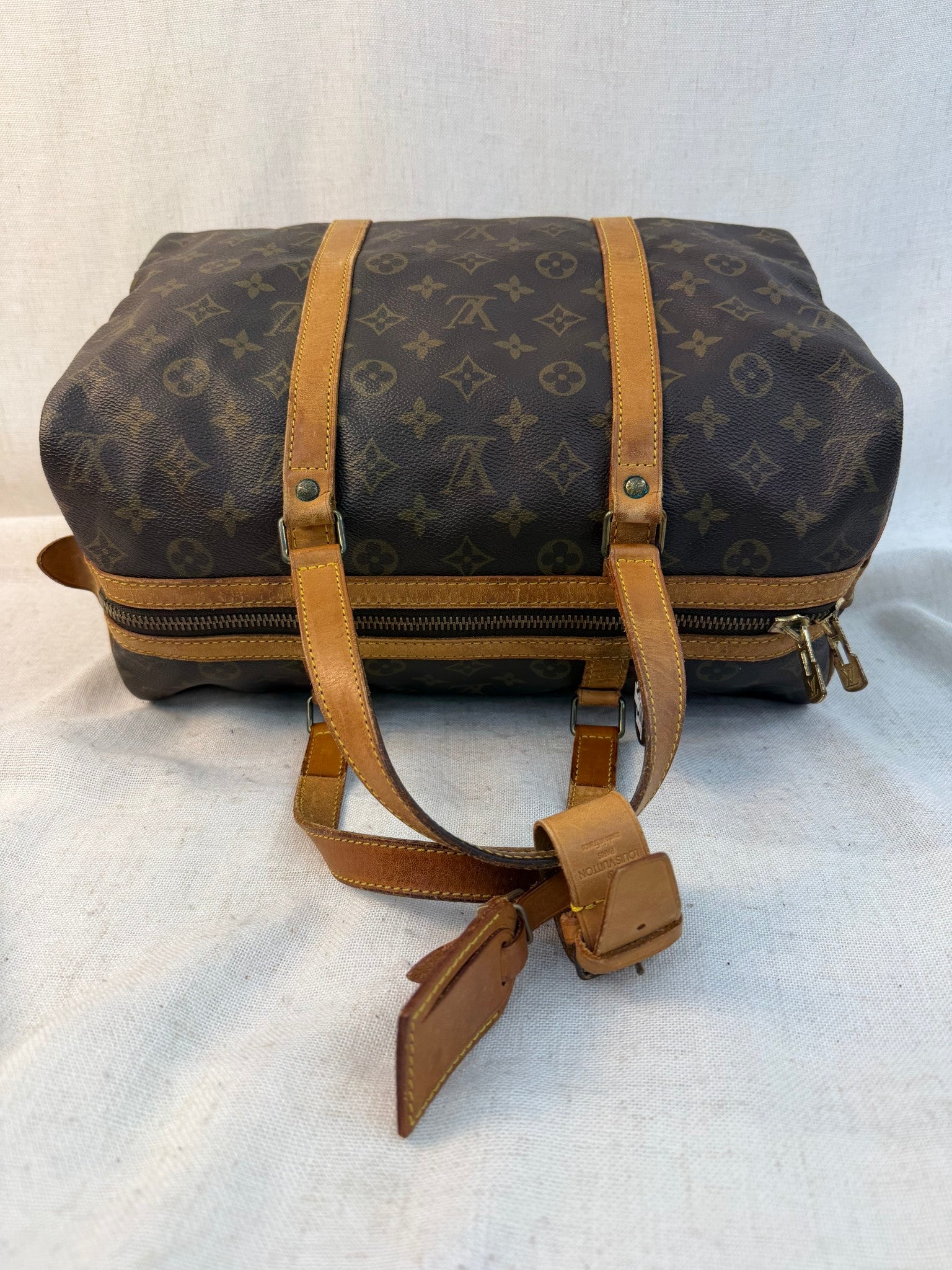 Louis Vuitton Monogram Sac Souple 35 Bag