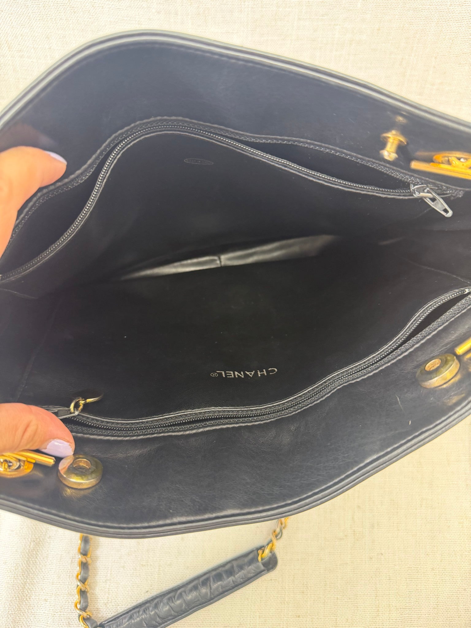 Chanel Black Lambskin Chain Shoulder bag