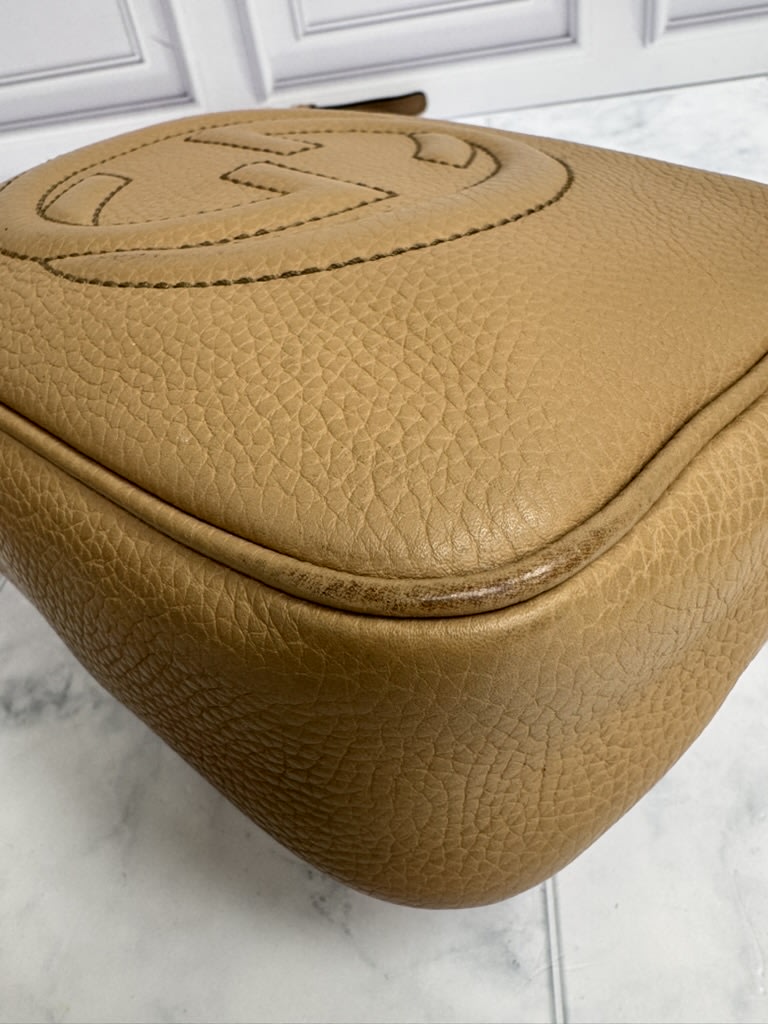 Gucci Tan Grained Leather Soho Disco Small Crossbody Bag