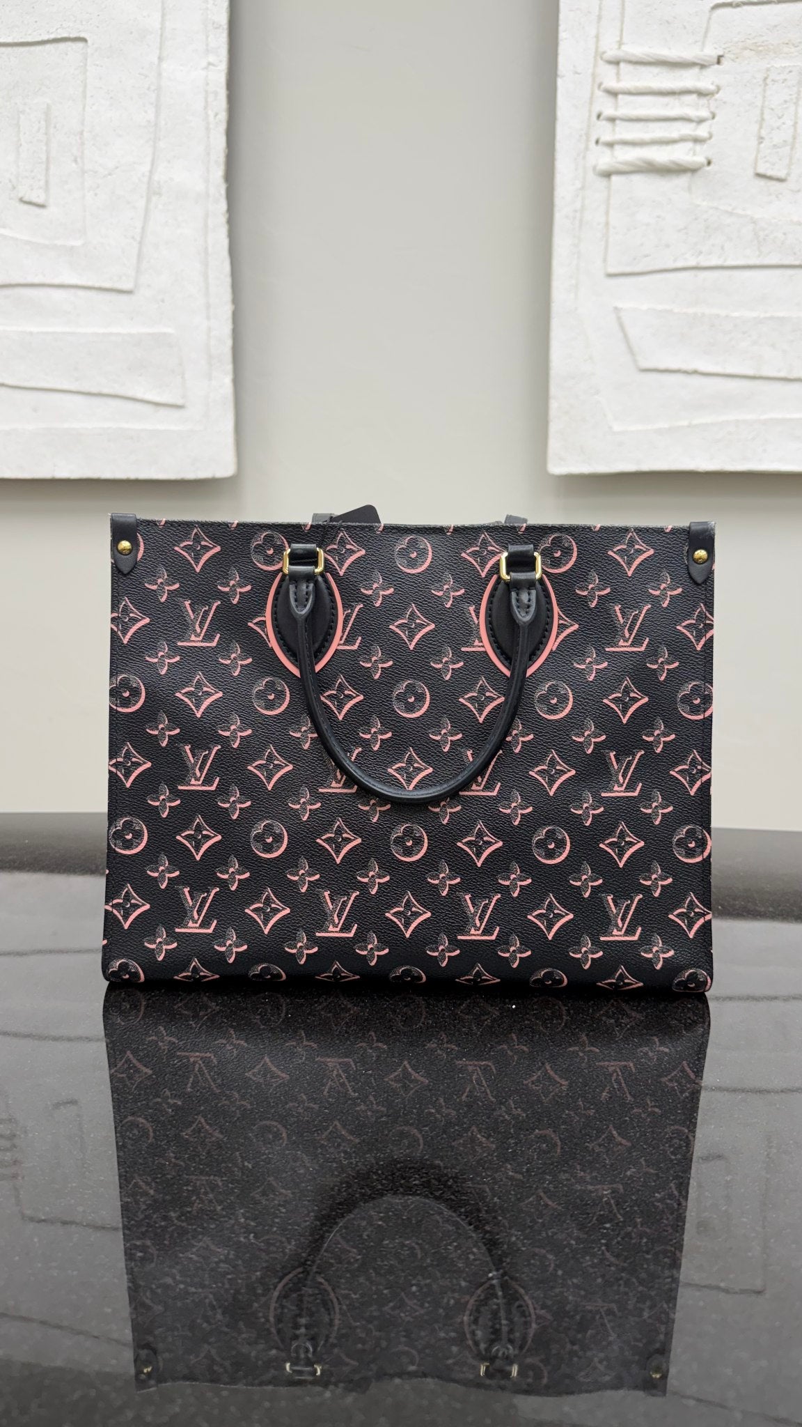 Louis Vuitton Black & Pink Fall for You Monogram Neo On The Go MM