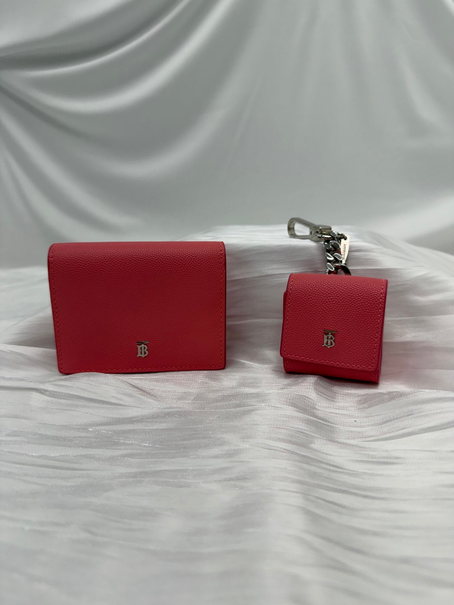 Burberry Pink Pebbled Leather Compact Wallet on a Chain & Airpod Case
