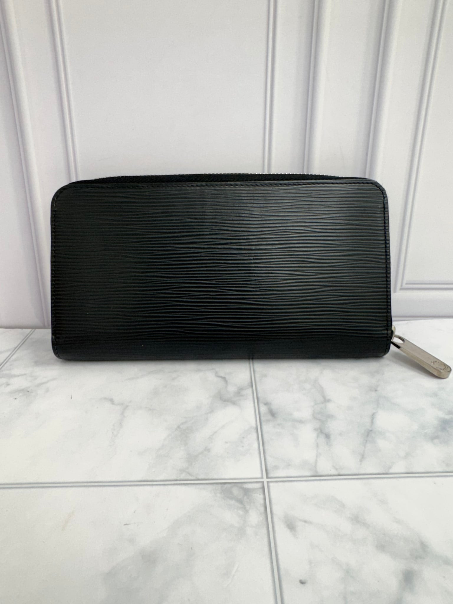 Louis Vuitton Black Epi Leather Zippy Wallet
