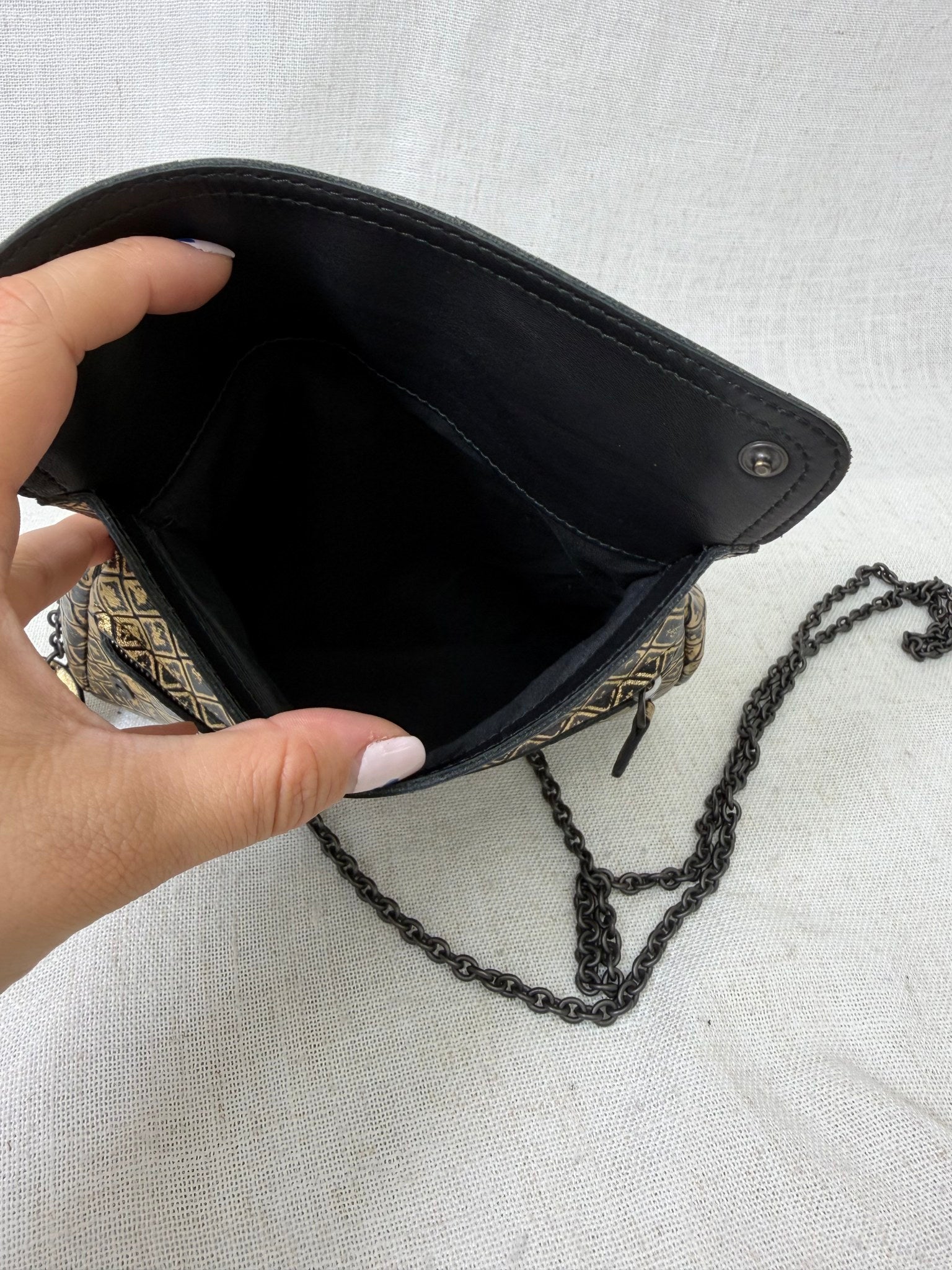 Bottega Veneta Black And Gold Leather Chain Shoulder Bag