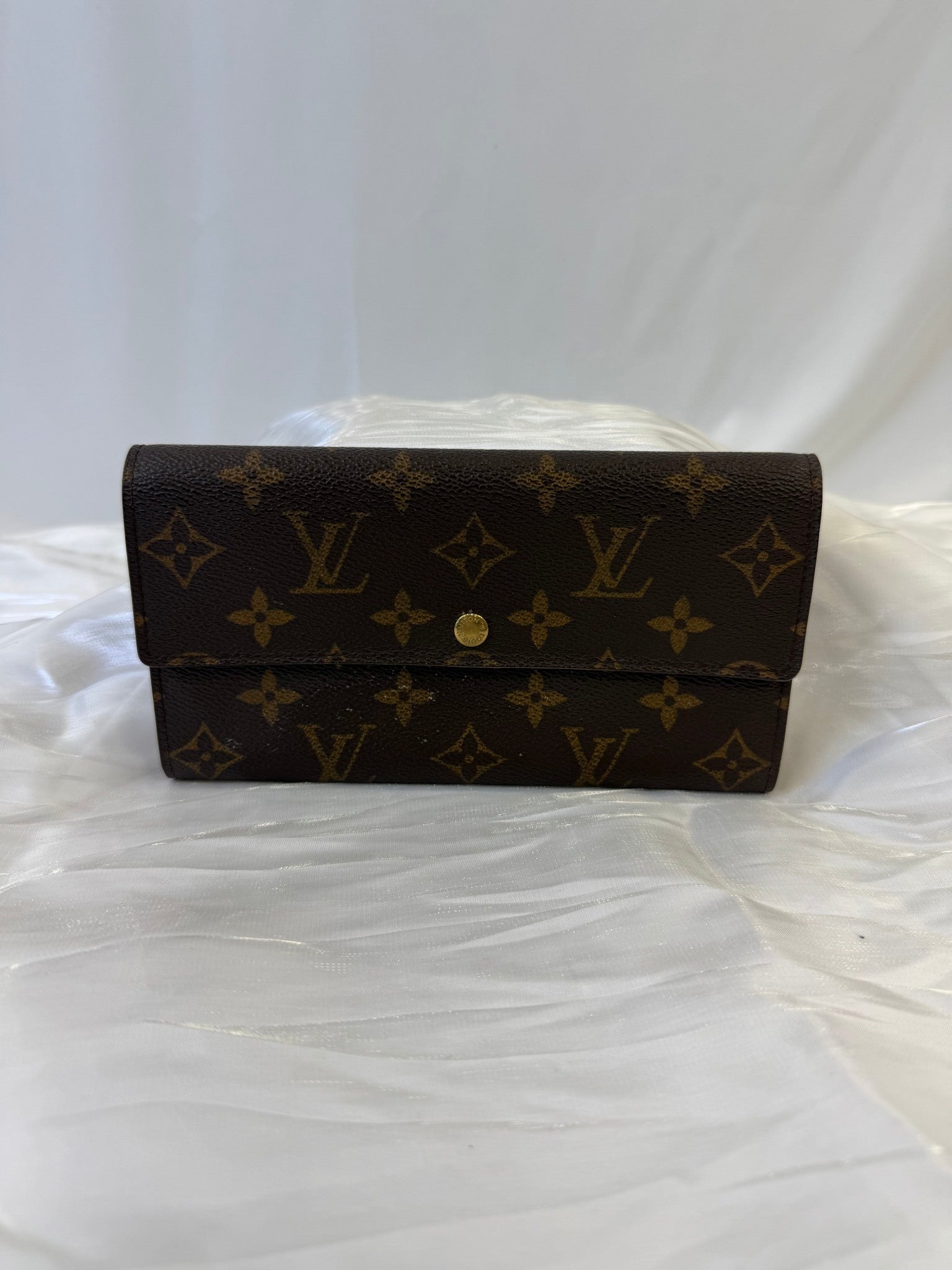 Louis Vuitton Monogram Sarah Wallet