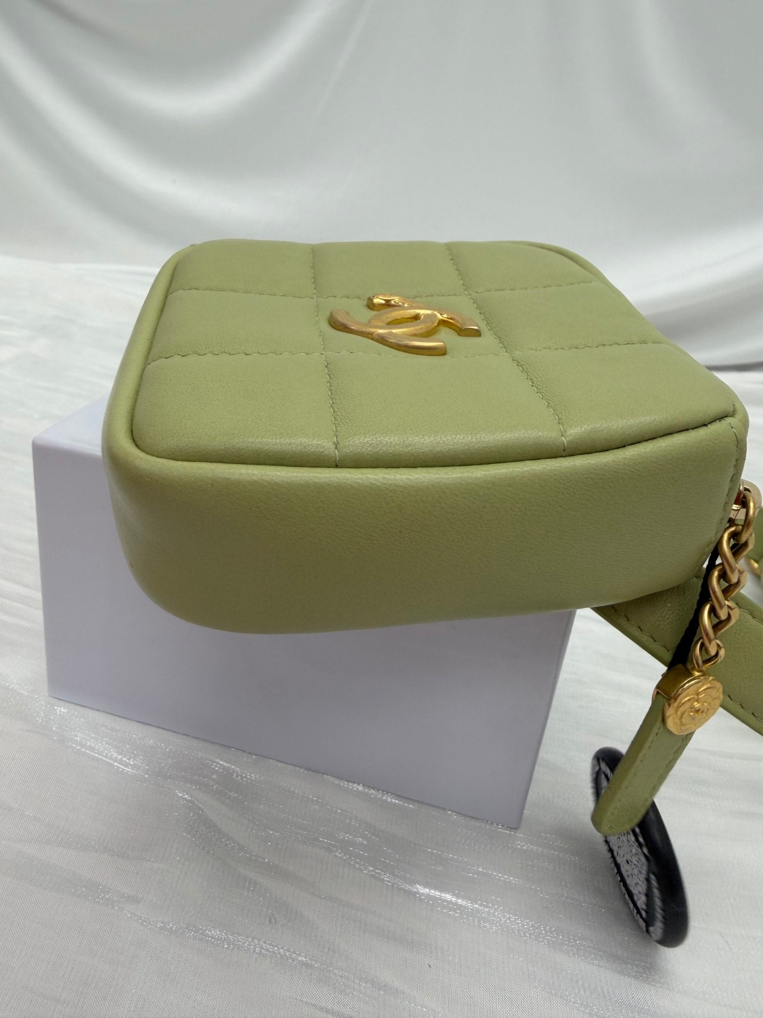 Chanel Green Lambskin Quilted Dimond Waist Bag
