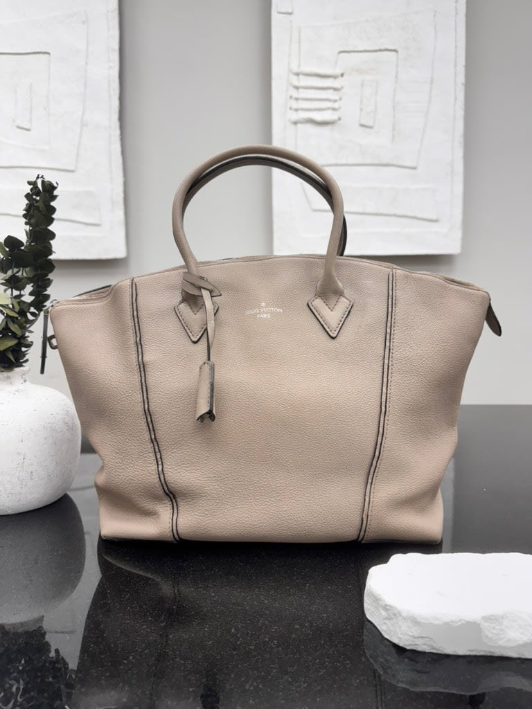 Louis Vuitton Beige Grained Leather Soft Lockit MM Handbag