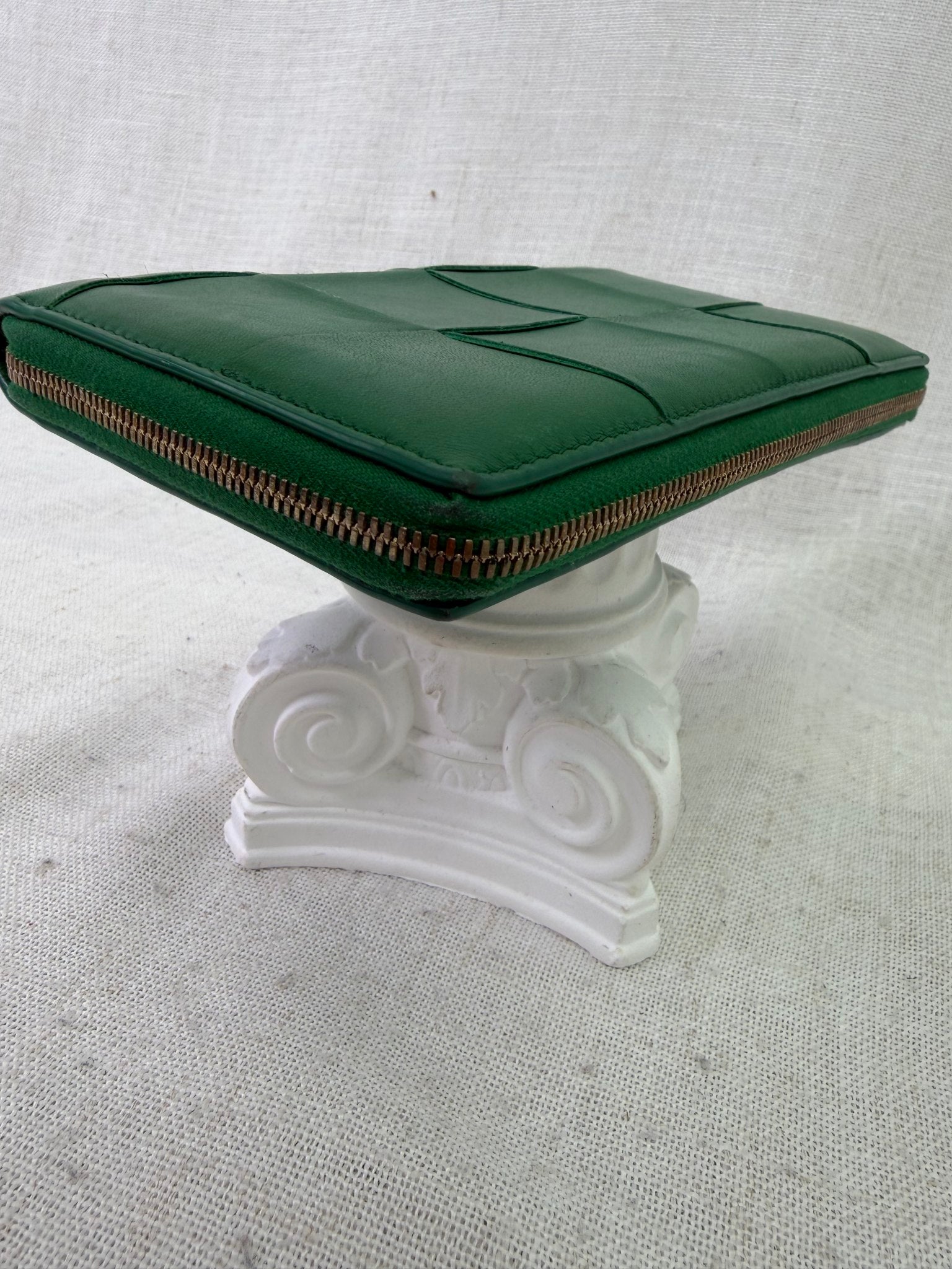 Bottega Veneta Green Leather Cassette Zippy Wallet