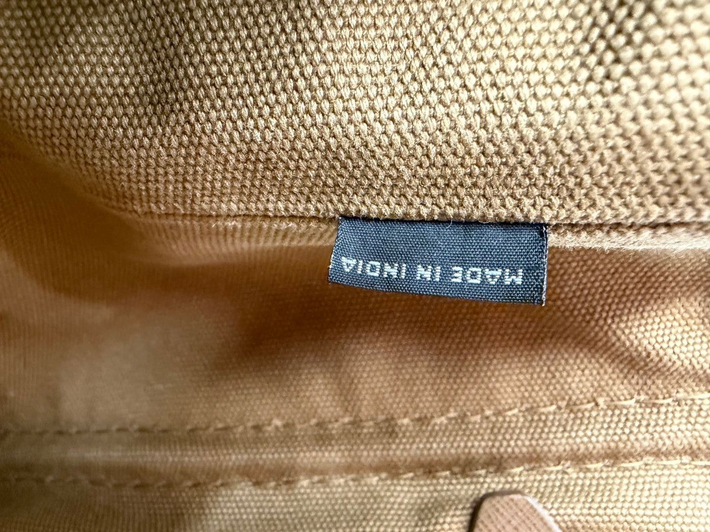 https://res.cloudinary.com/dyql5hig8/image/upload/v1761337181/dblv0hyfmll8ae290brx.jpg