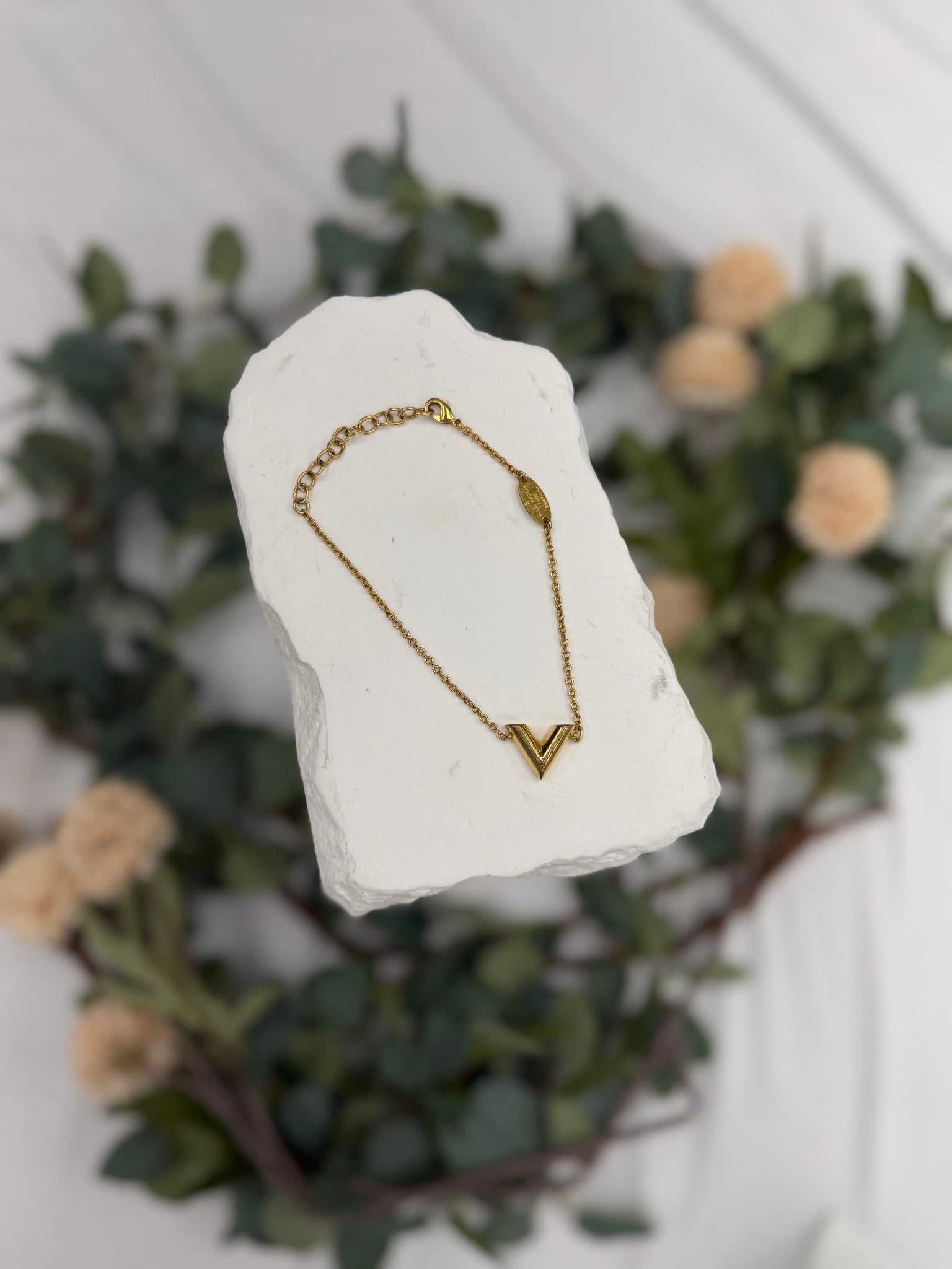 Louis Vuitton Gold Essential V Necklace And Bracelet