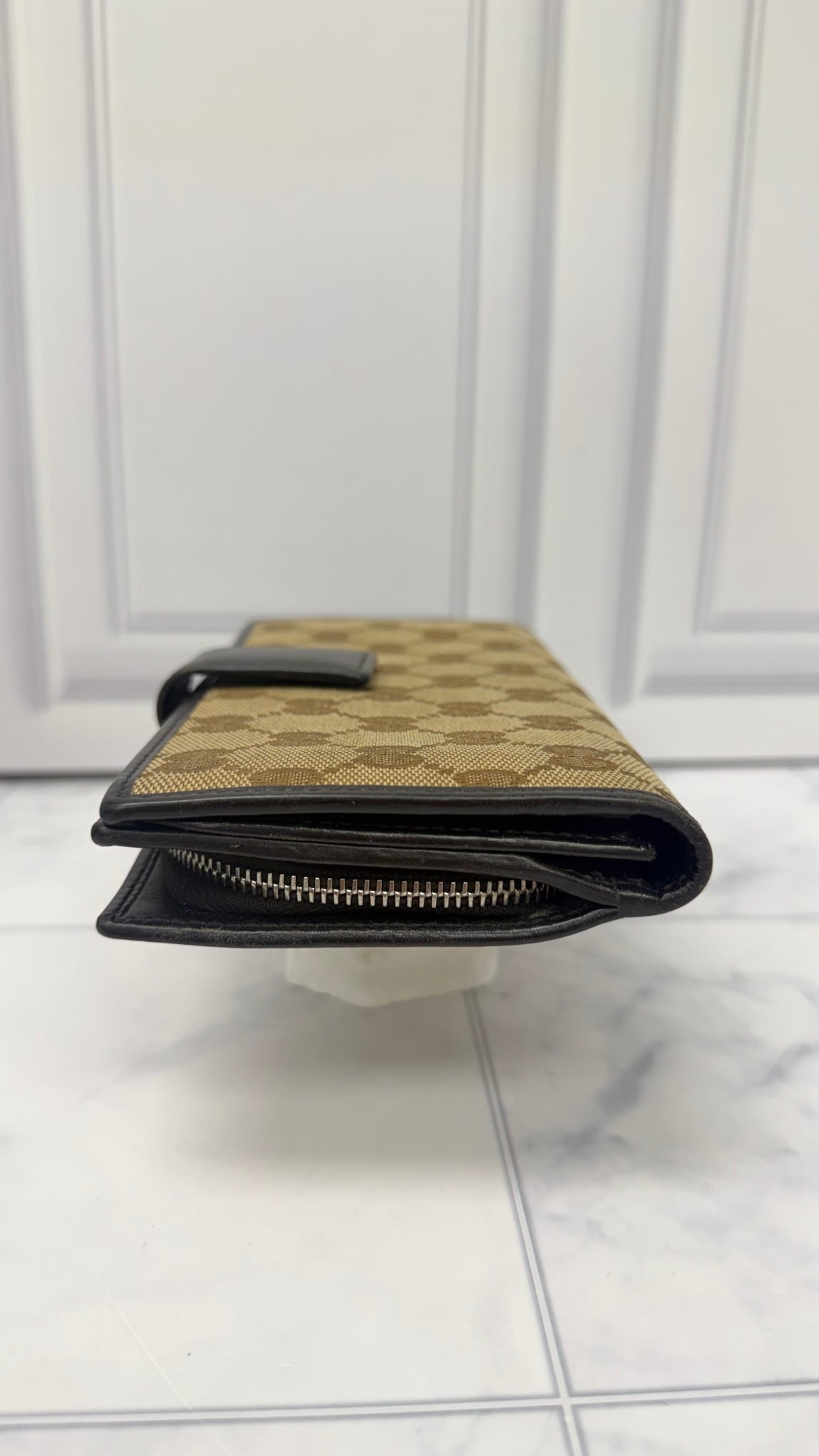 Gucci GG Supreme Canvas Zippy Wallet