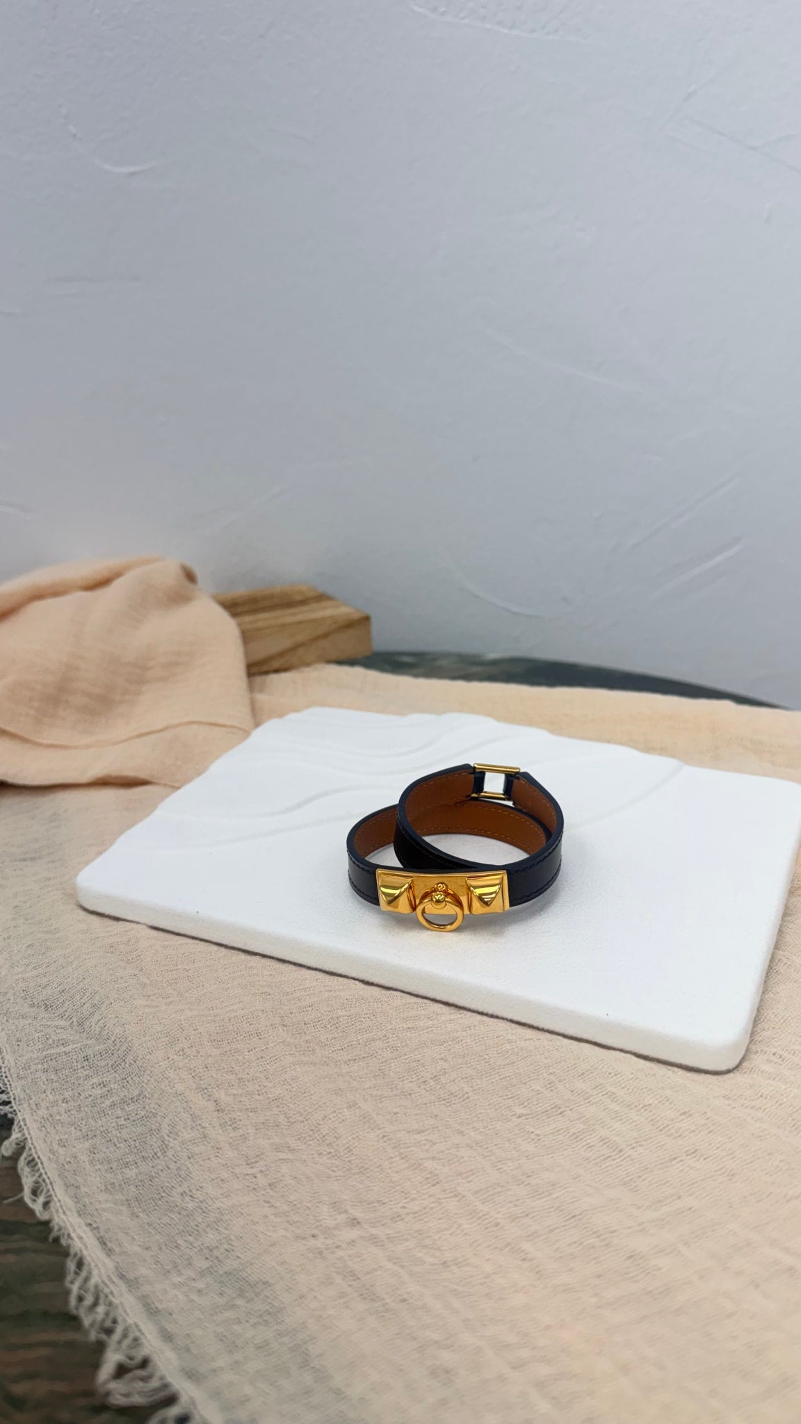 LIKE NEW - Hermes Black Box Calfskin Leather Rivale Double Tour Bracelet