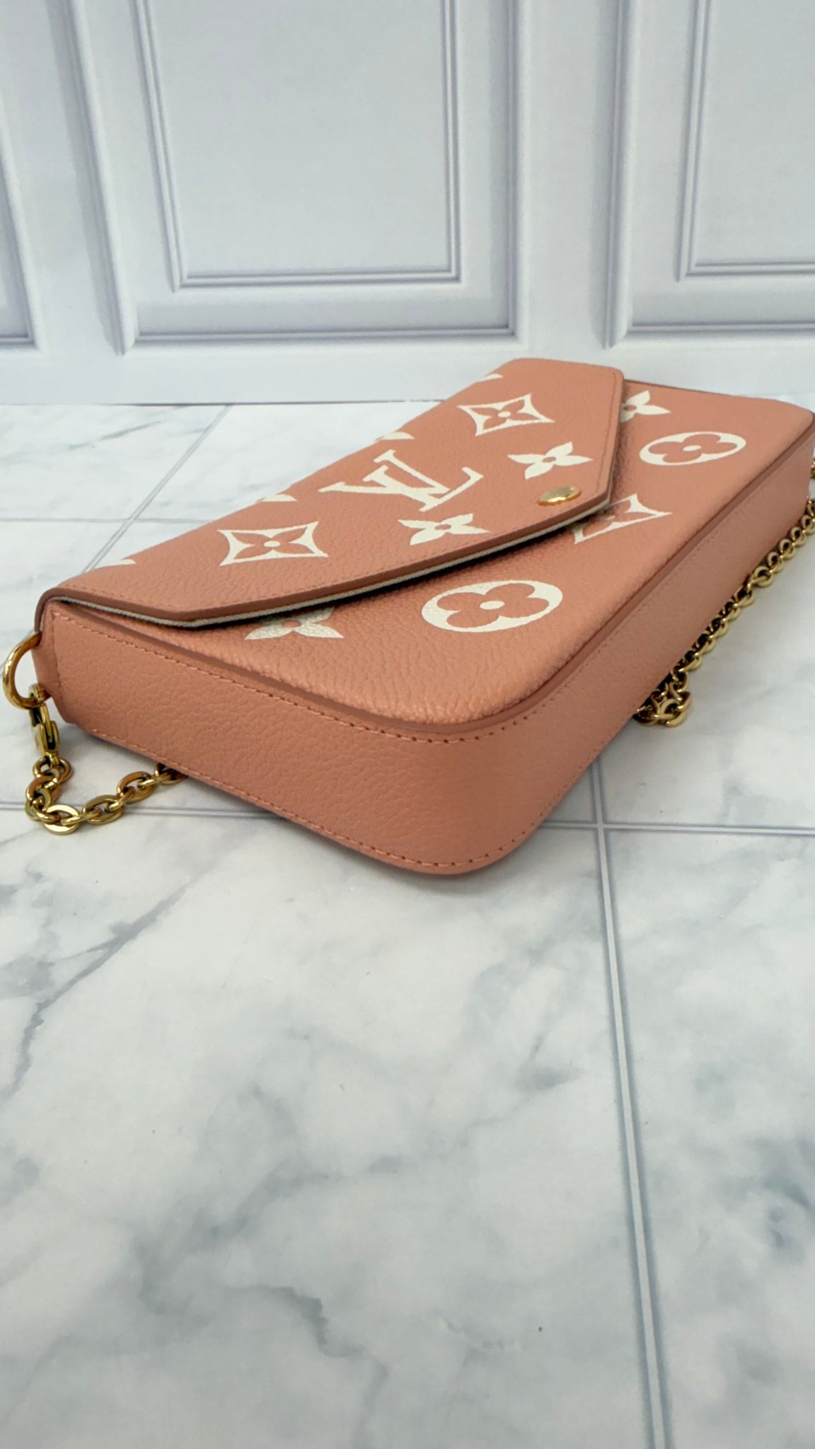 LIKE NEW - Louis Vuitton Pink And Creme Empreinte Leather Pochette Felicie