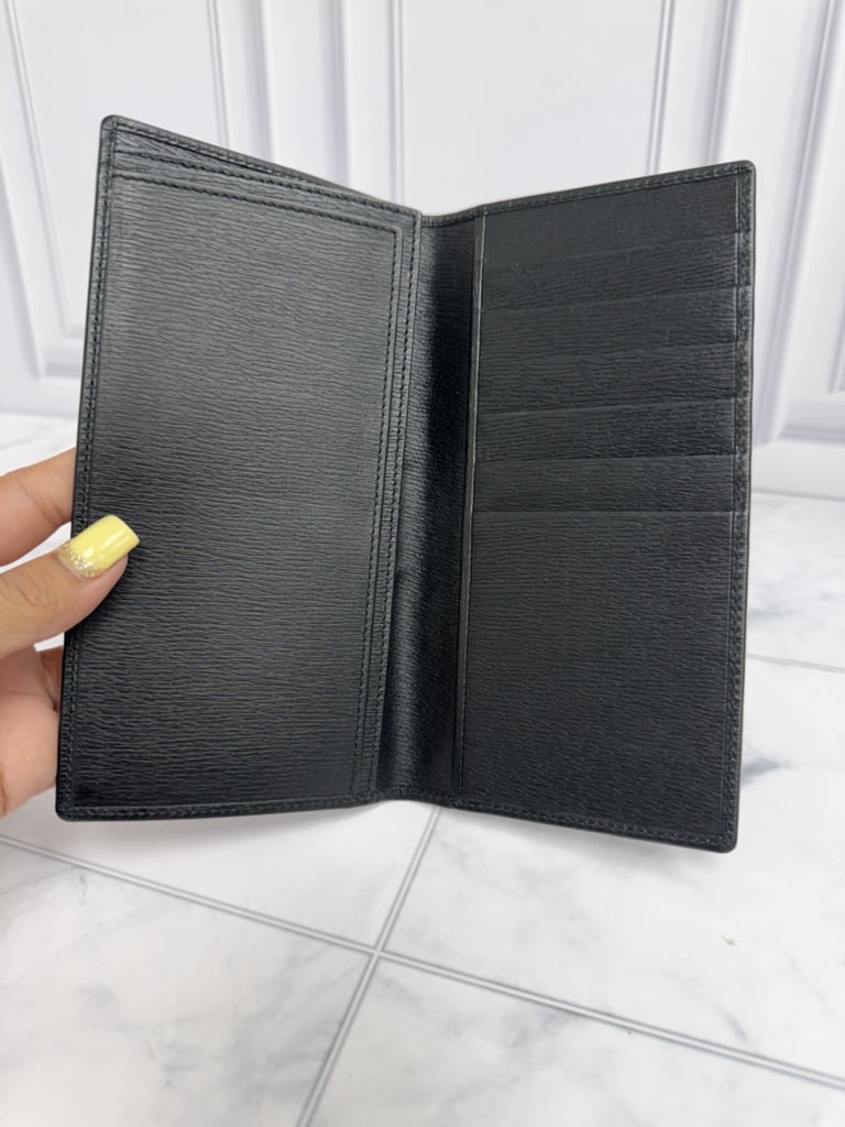 LIKE NEW - Gucci Black Leather Long Wallet