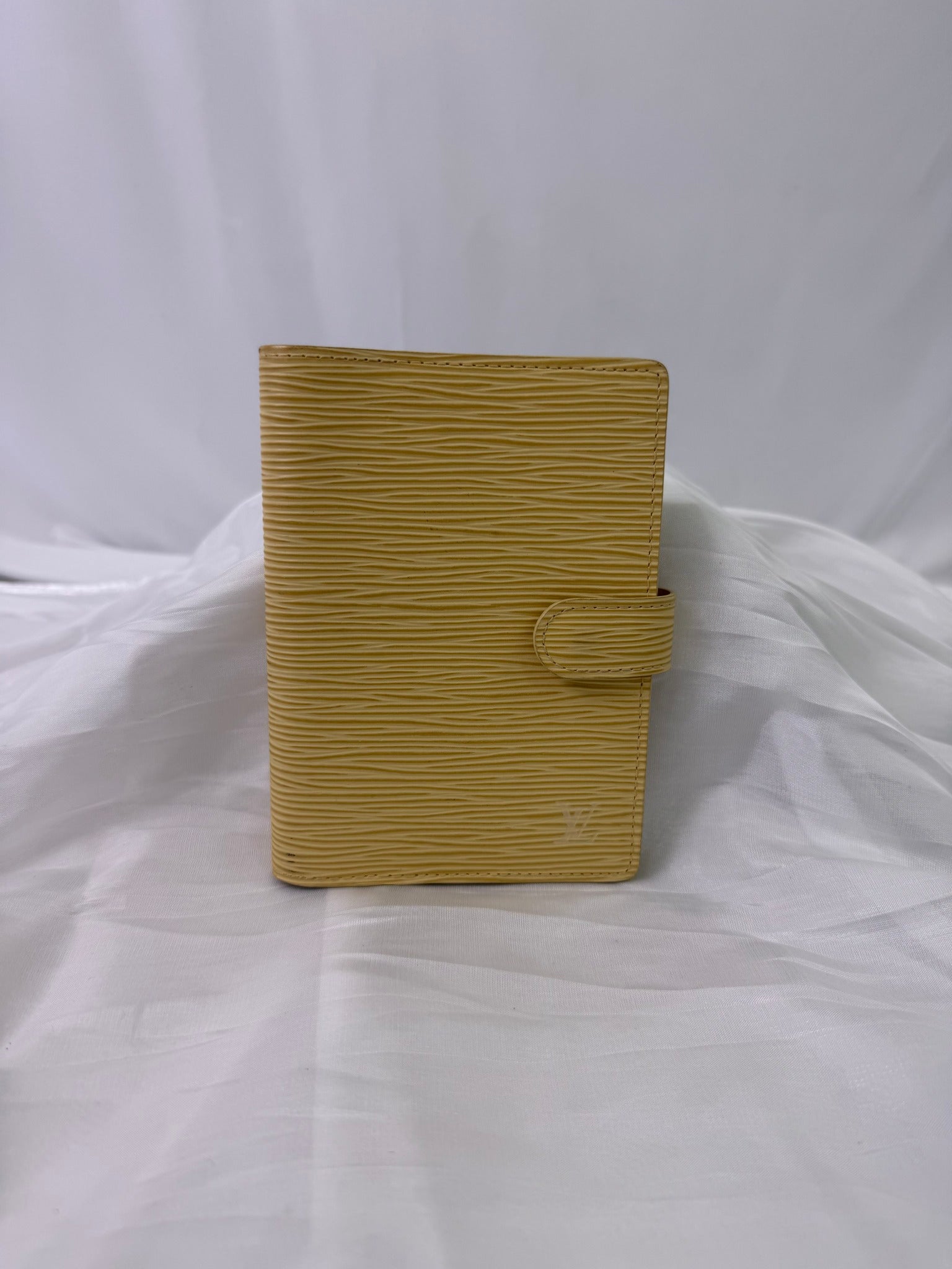 Louis Vuitton Cream Epi Leather Agenda PM