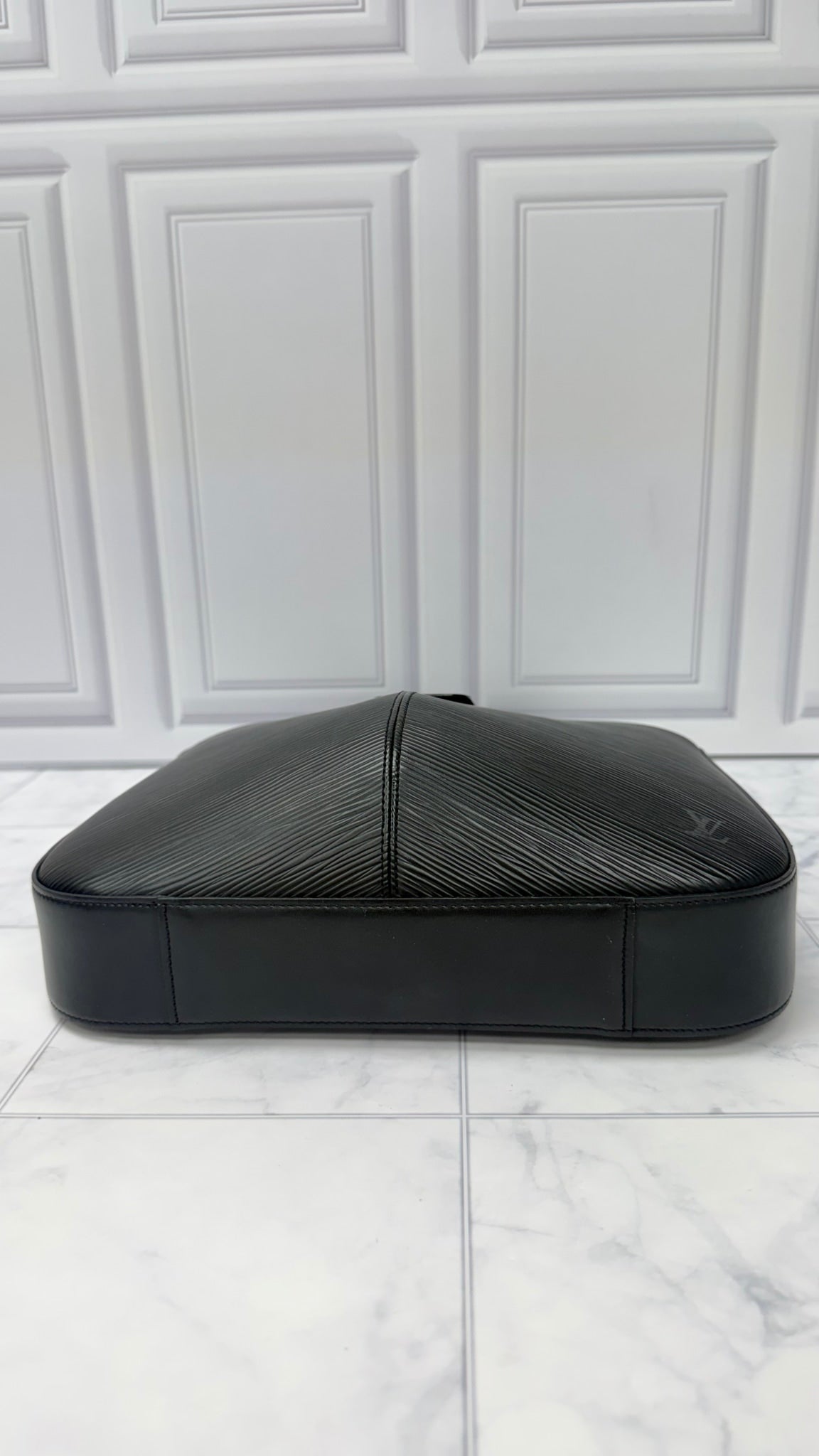 Louis Vuitton Black Epi Leather Reverie Shoulder Bag