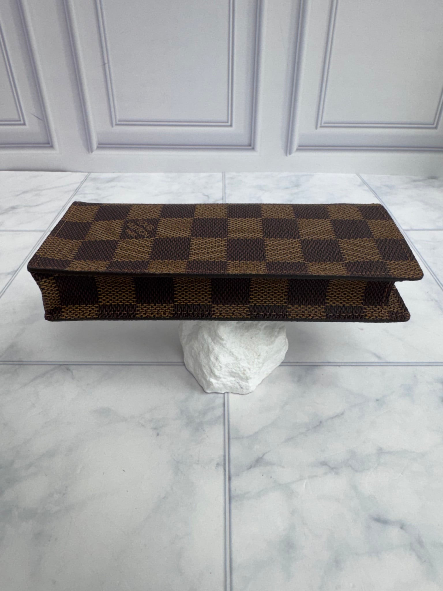 LIKE NEW - Louis Vuitton Damier Ebene Glasses Case