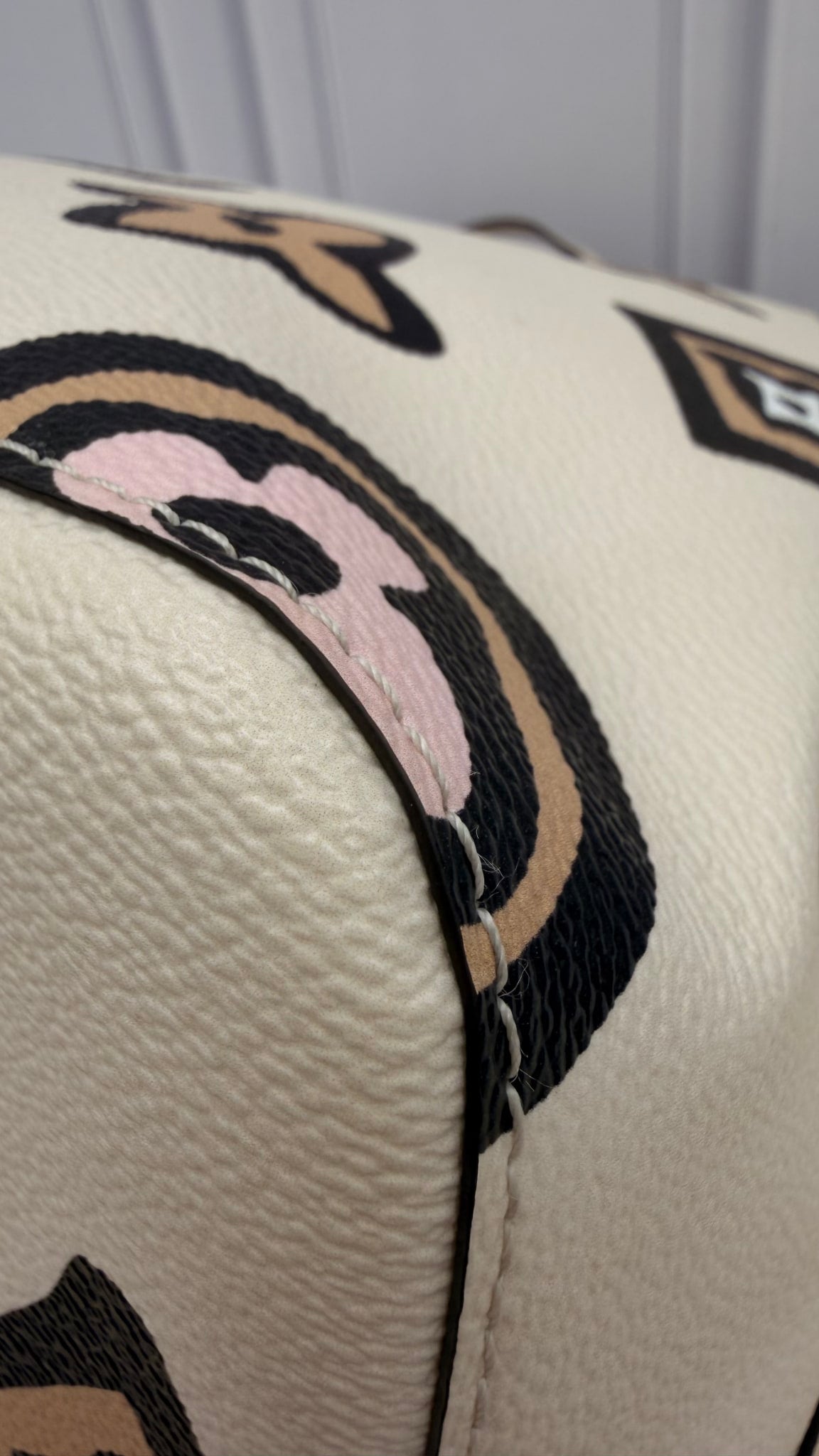 LIKE NEW - Louis Vuitton Cream Multicolor Monogram Giant NeoNoe MM