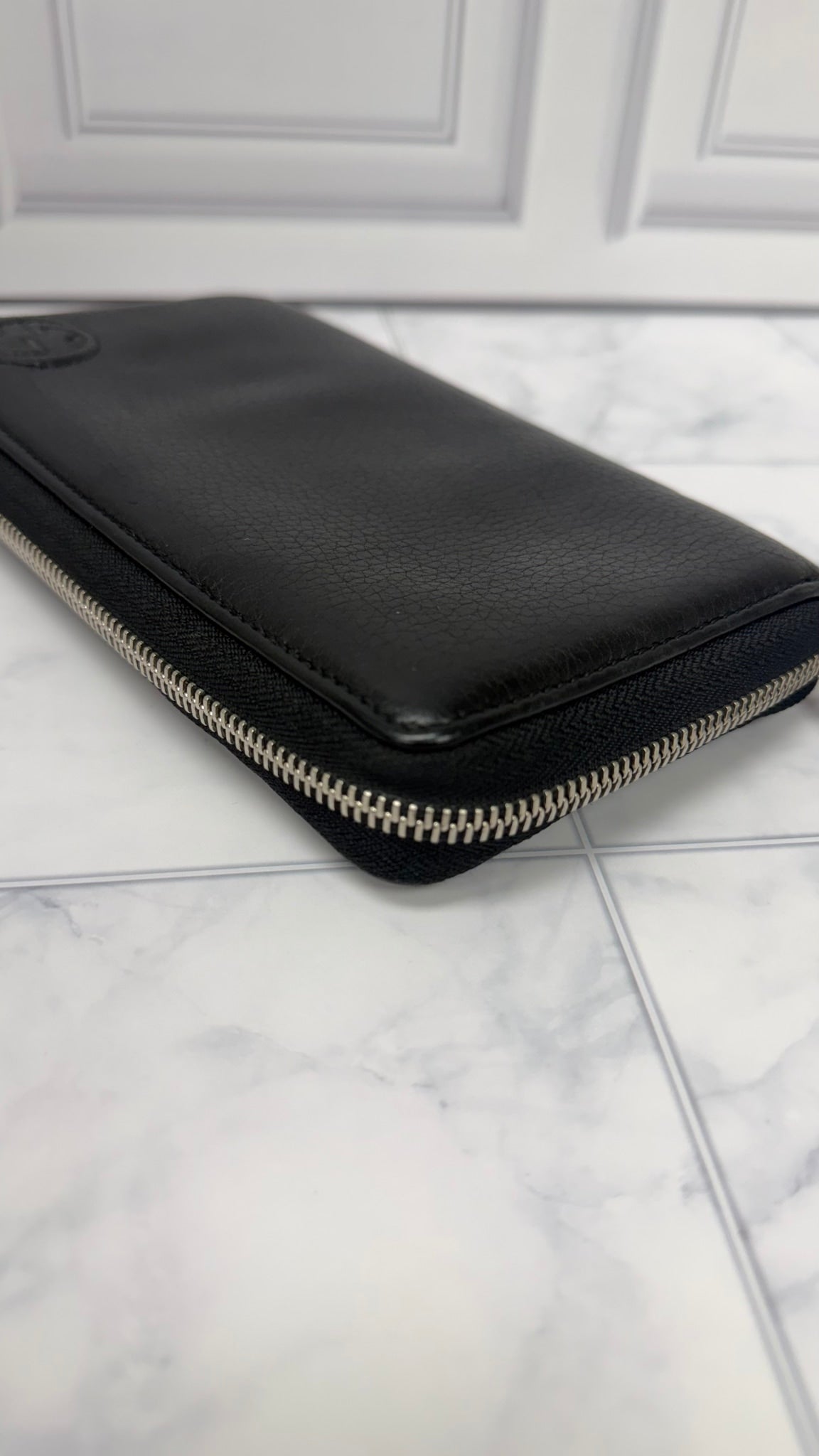Gucci Black Pebbled Leather Double G Zippy Wallet