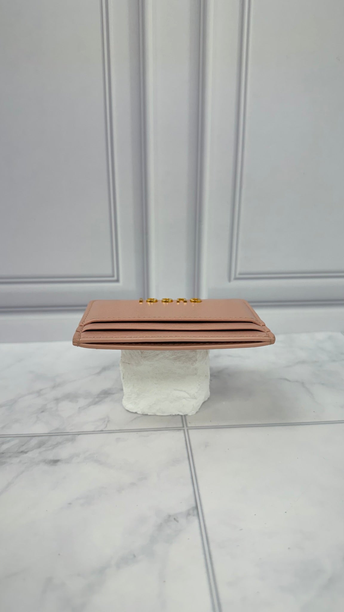 LIKE NEW - Gucci Pink Leather Card Holder
