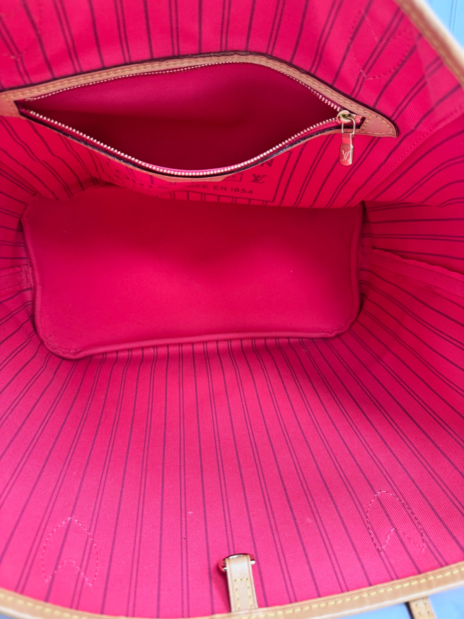 Louis Vuitton Monogram V Grenade Neverfull MM