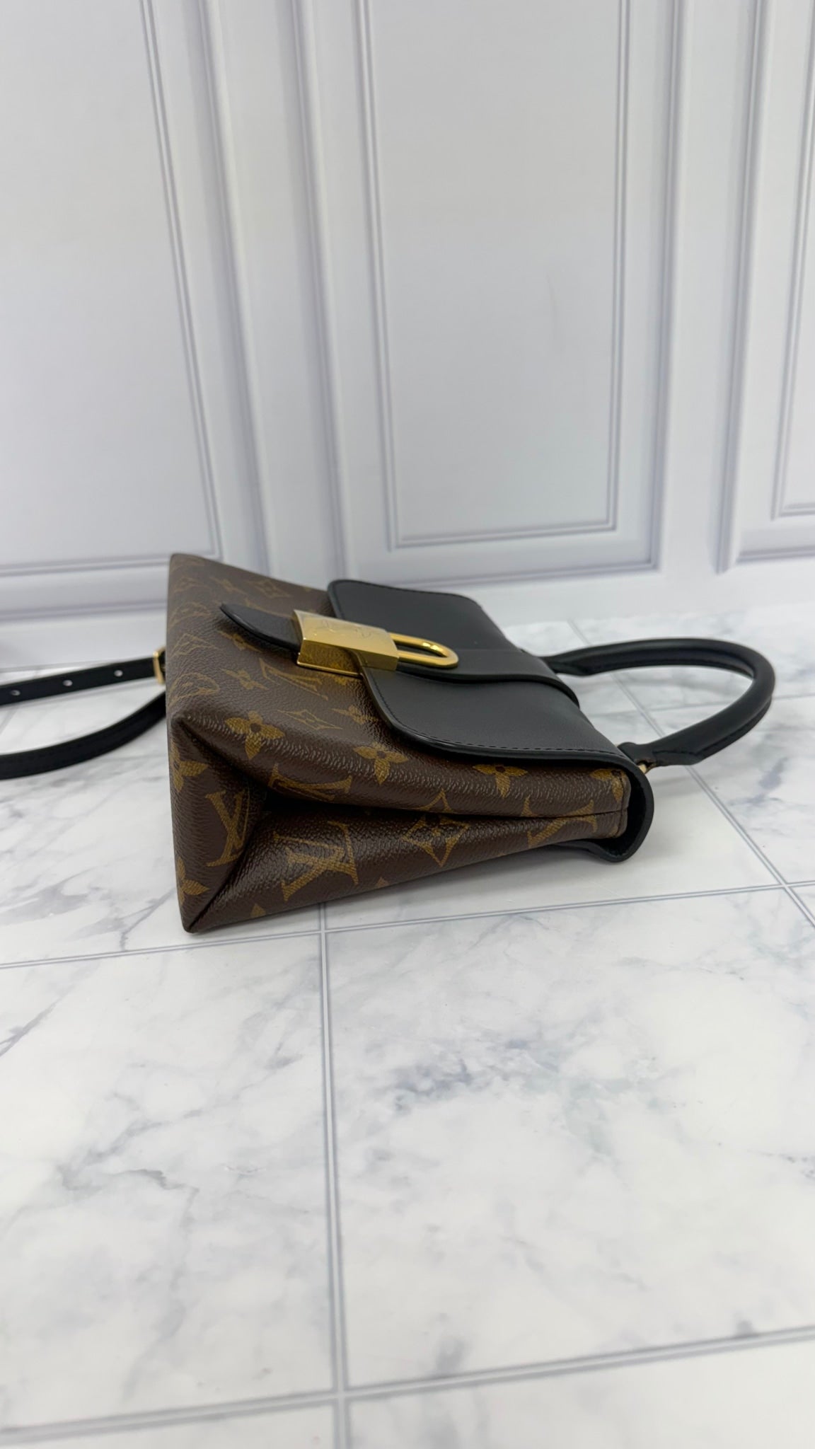 Louis Vuitton Monogram Locky BB 2Way Handbag