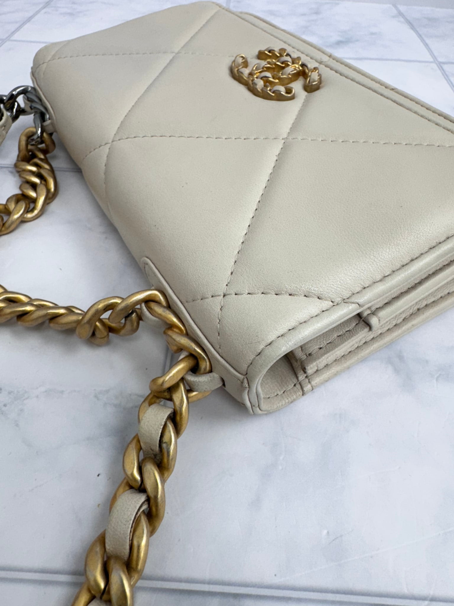 Chanel 19 Ivory Quilted Lambskin Wallet On A Chain