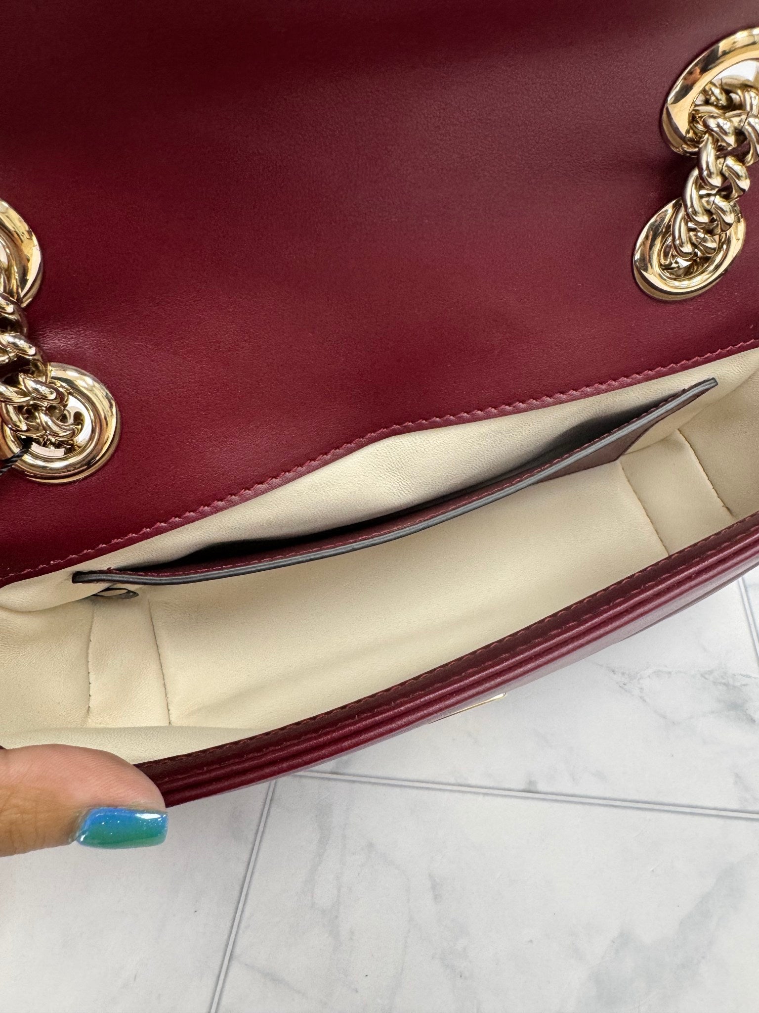 LIKE NEW- Gucci Áncora Rosso GG Marmont Chevron Quilted Leather Crossbody Bag