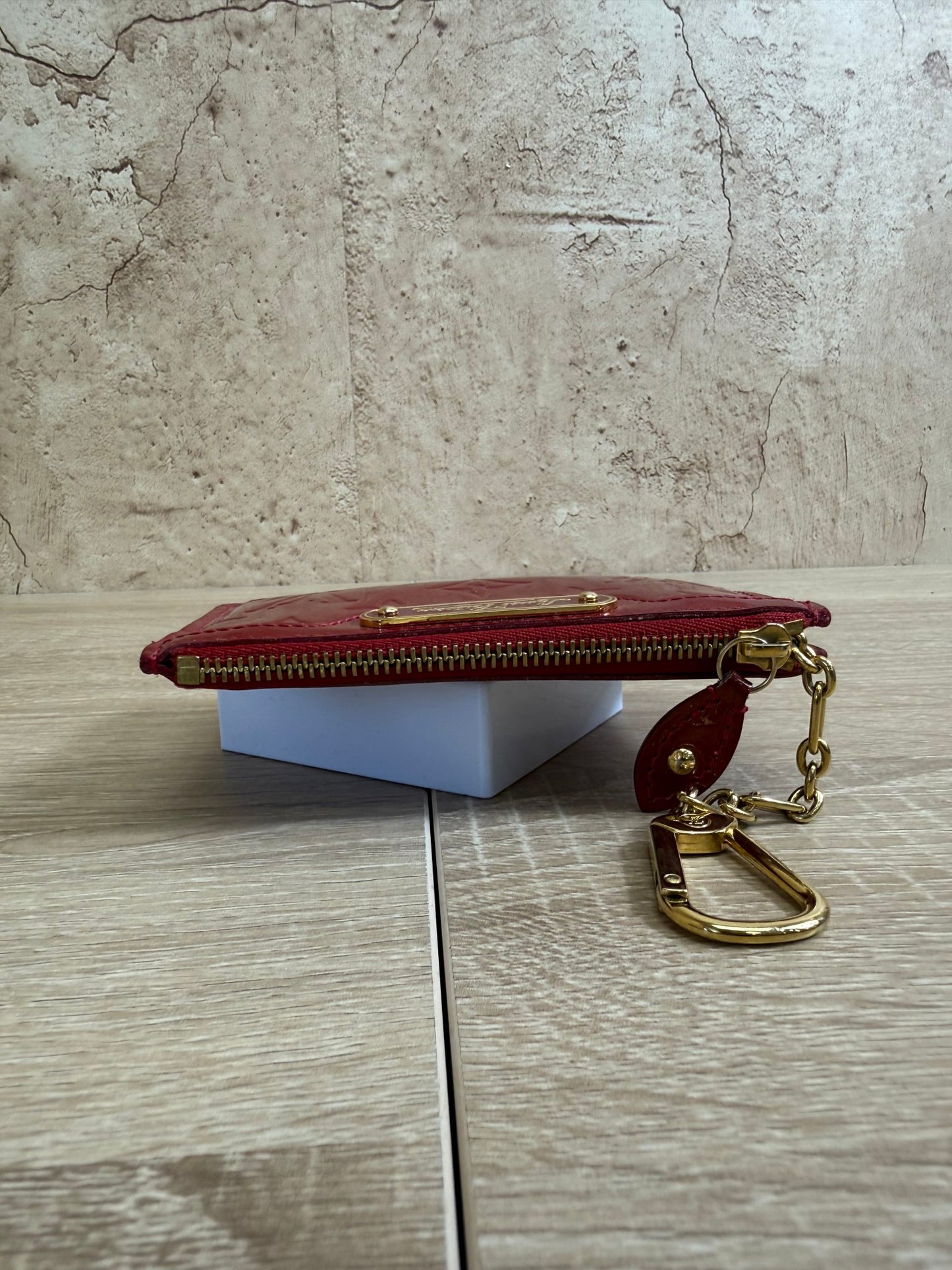 https://res.cloudinary.com/dyql5hig8/image/upload/v1758306124/edalklb4byink57dd7hq.jpg